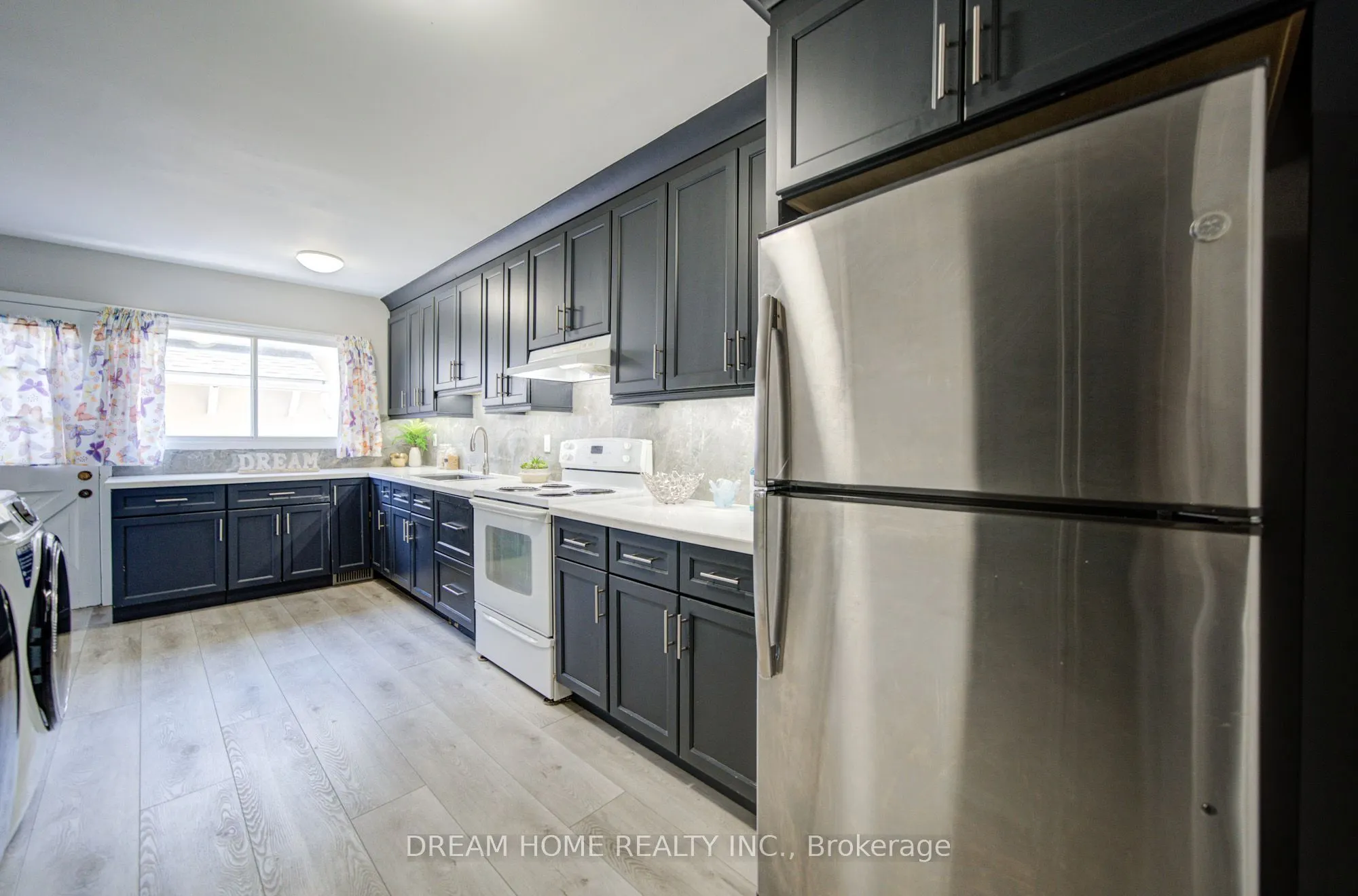 1323 Shamir Crescent