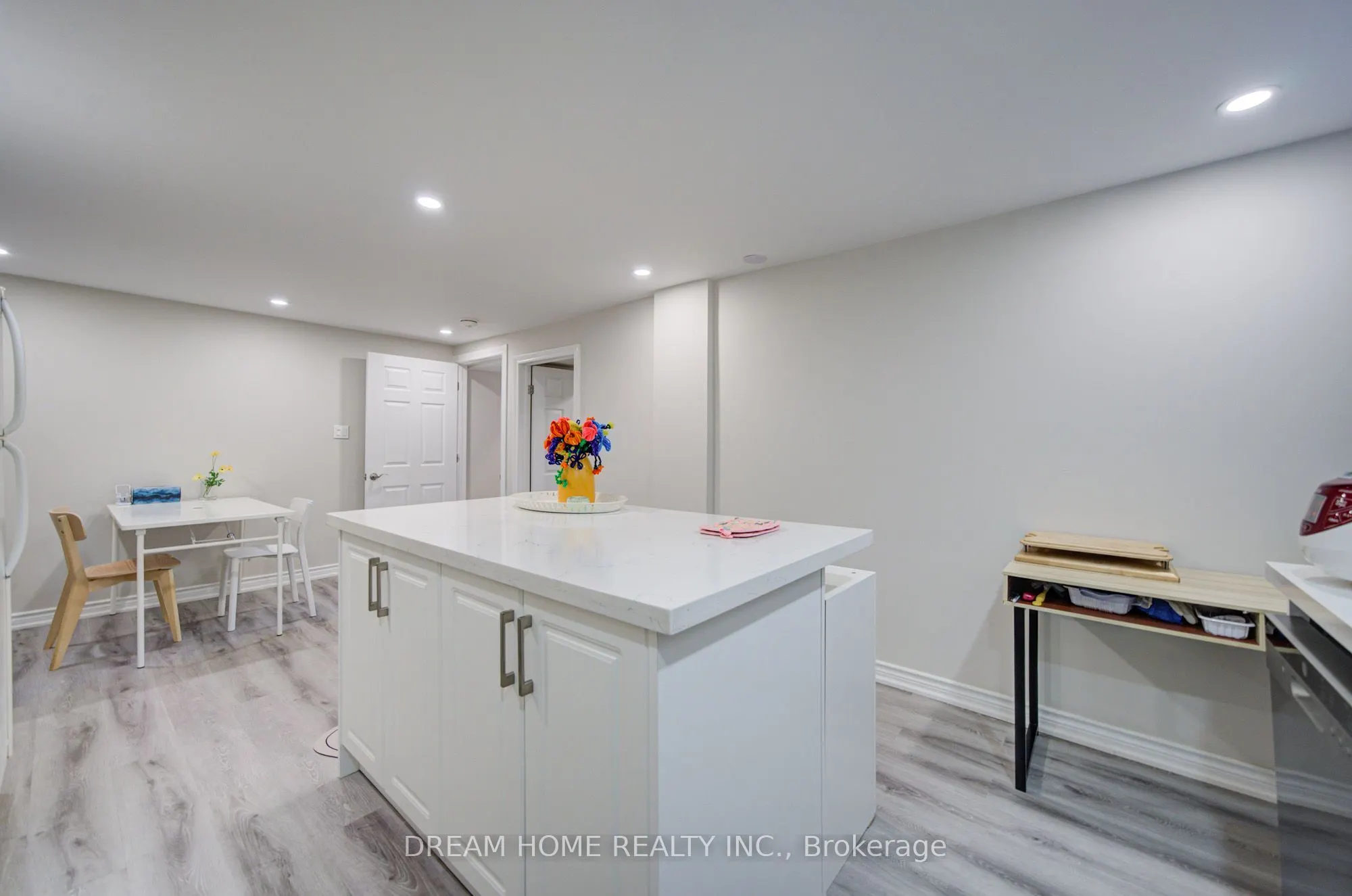 1323 Shamir Crescent