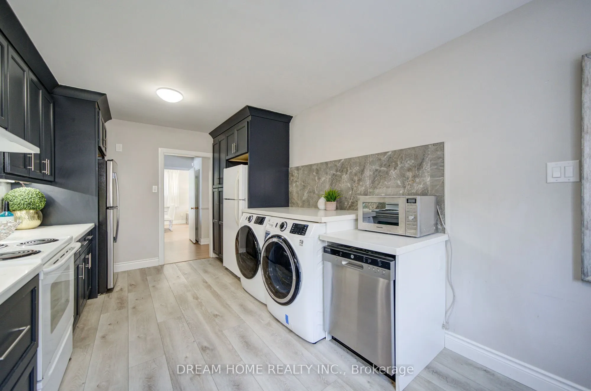 1323 Shamir Crescent