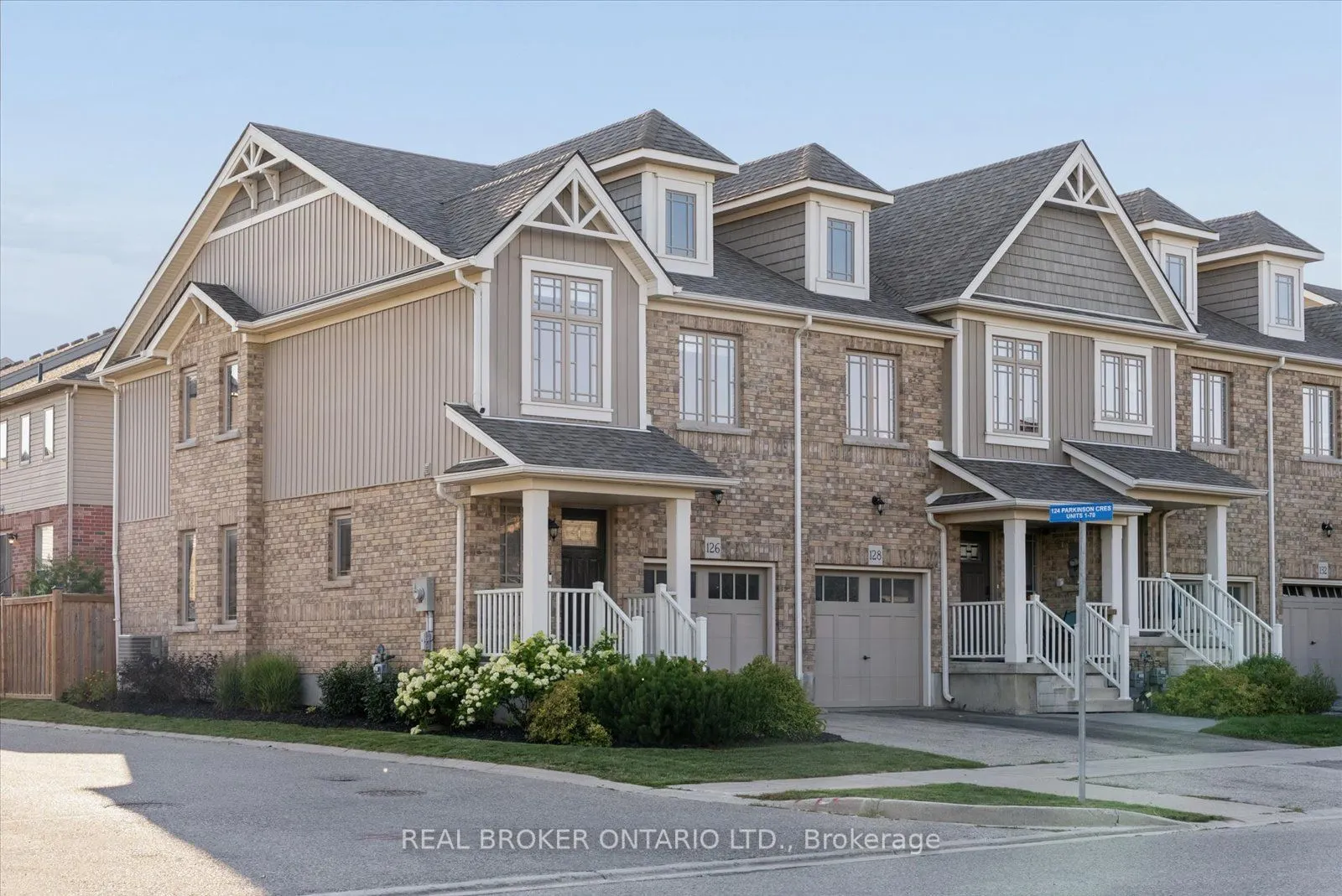 126 Parkinson Crescent