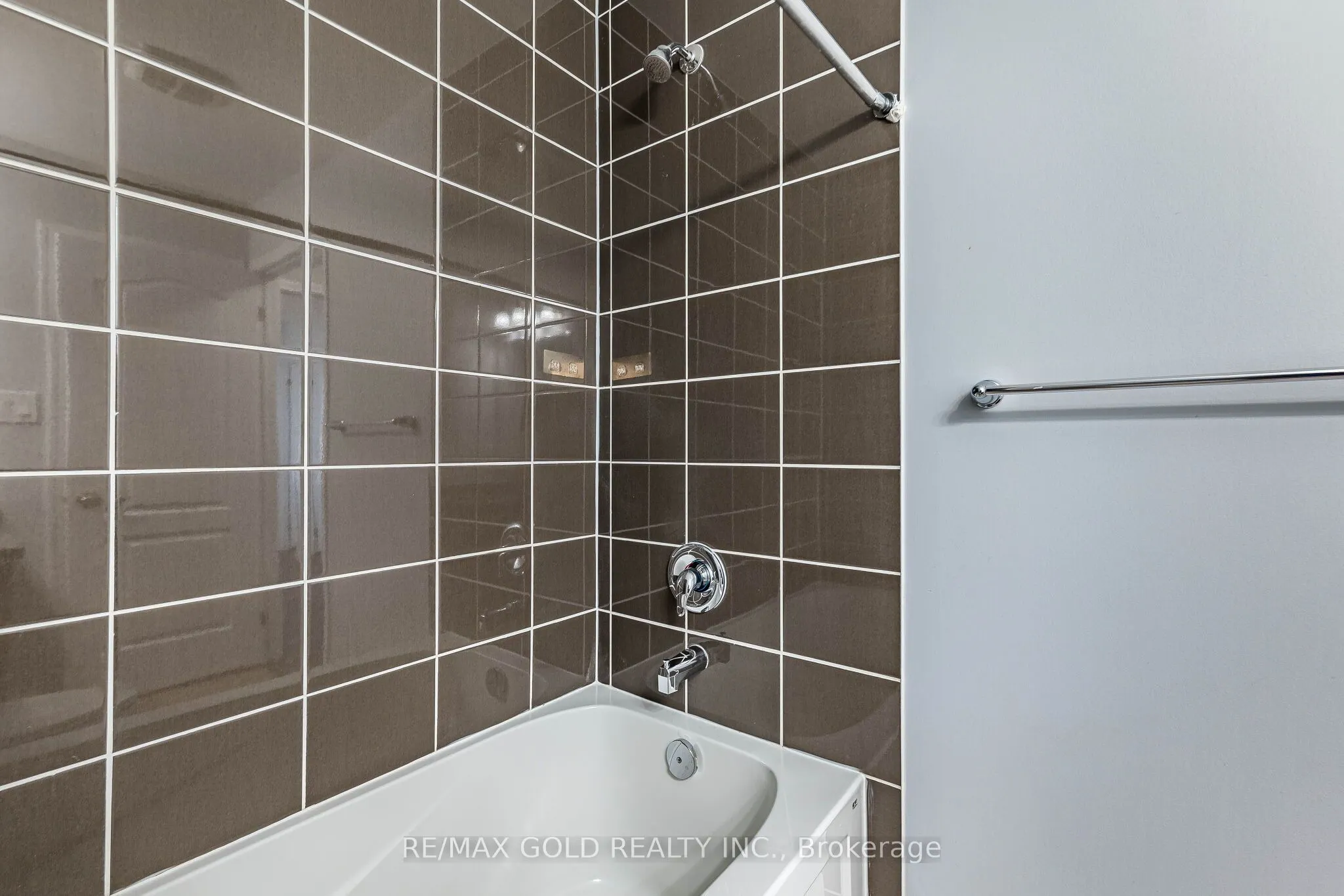 98 Bannister Crescent