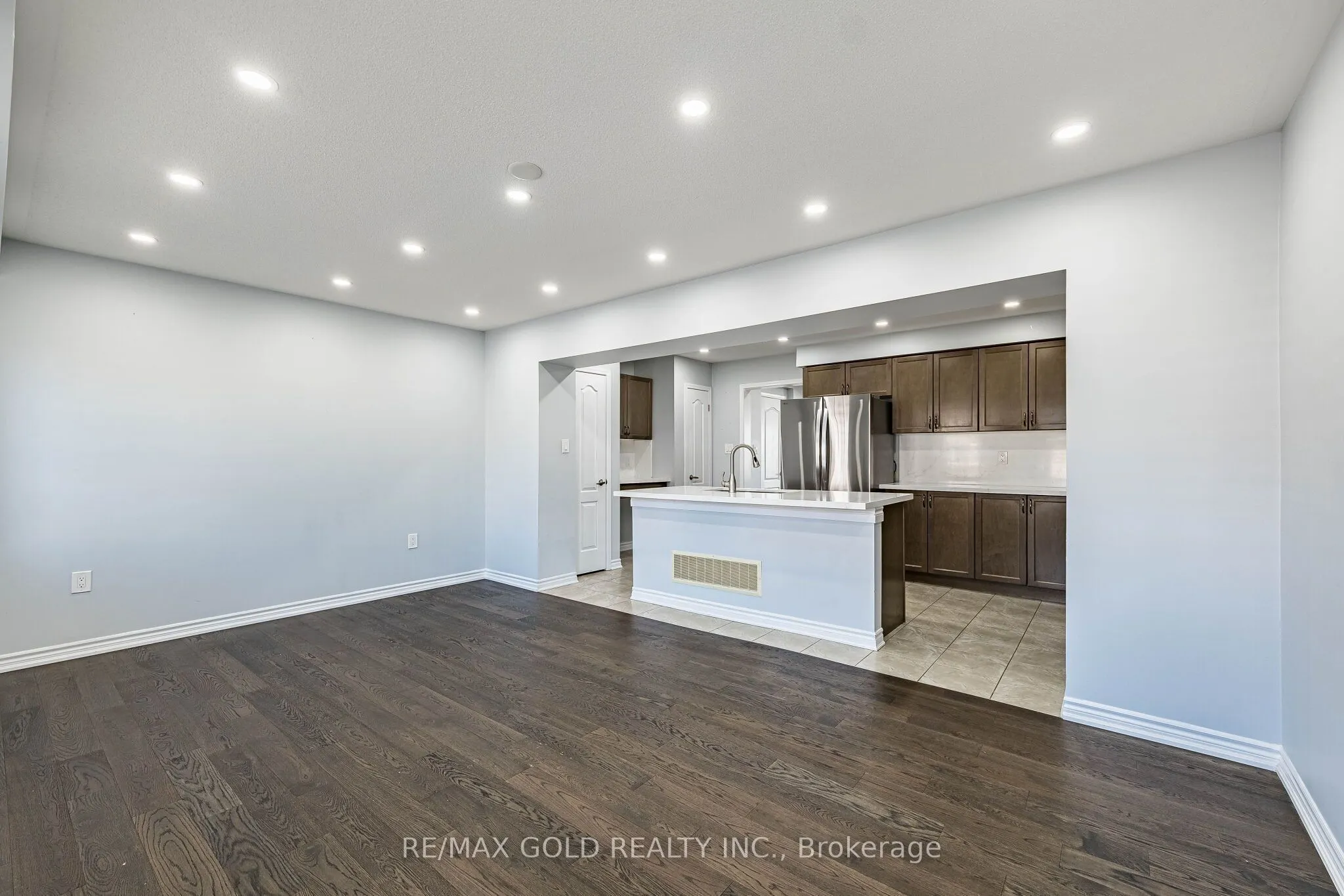 98 Bannister Crescent