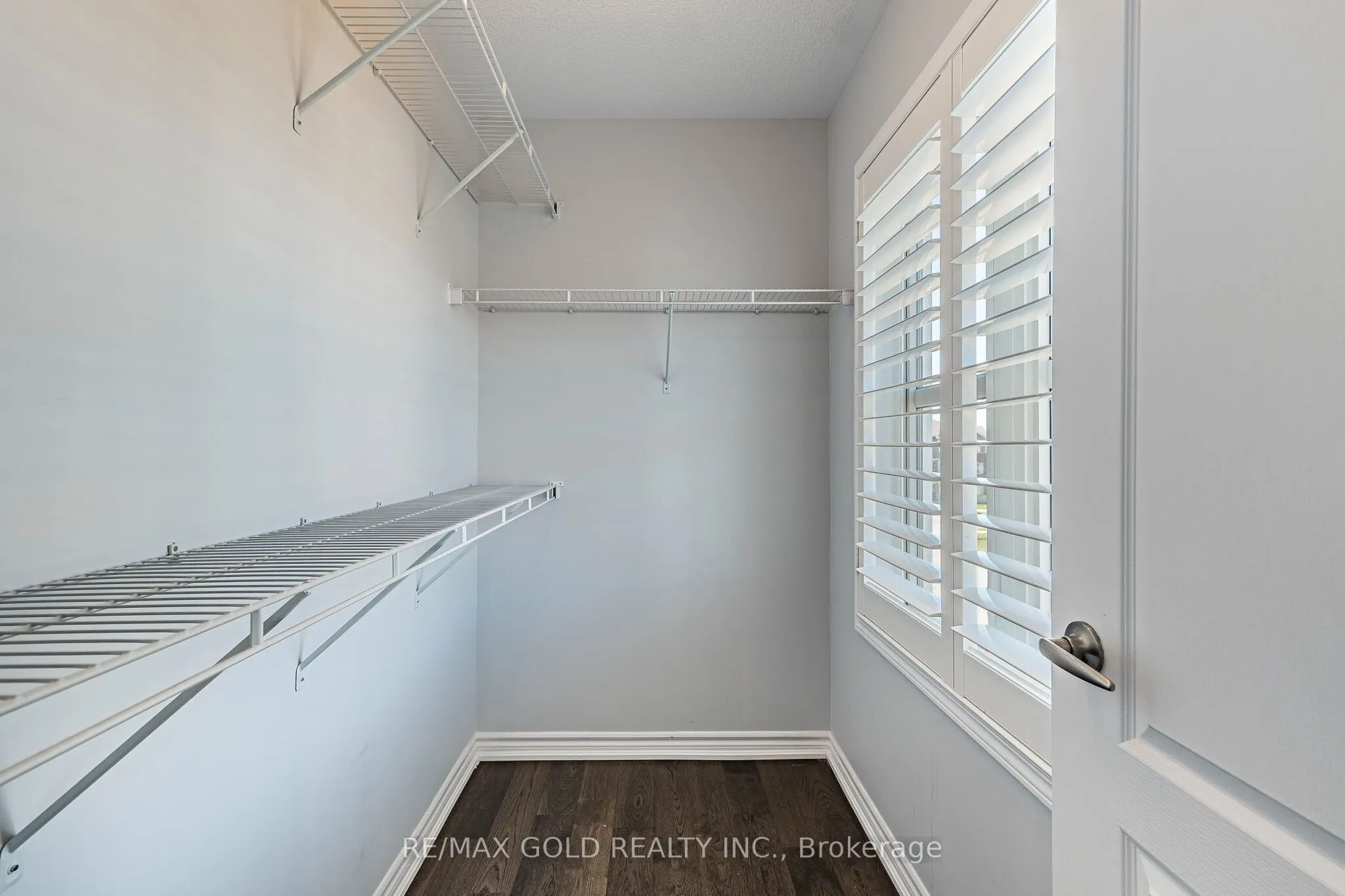 98 Bannister Crescent