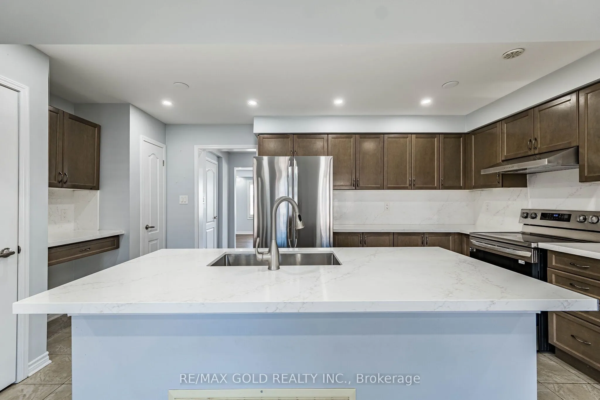 98 Bannister Crescent
