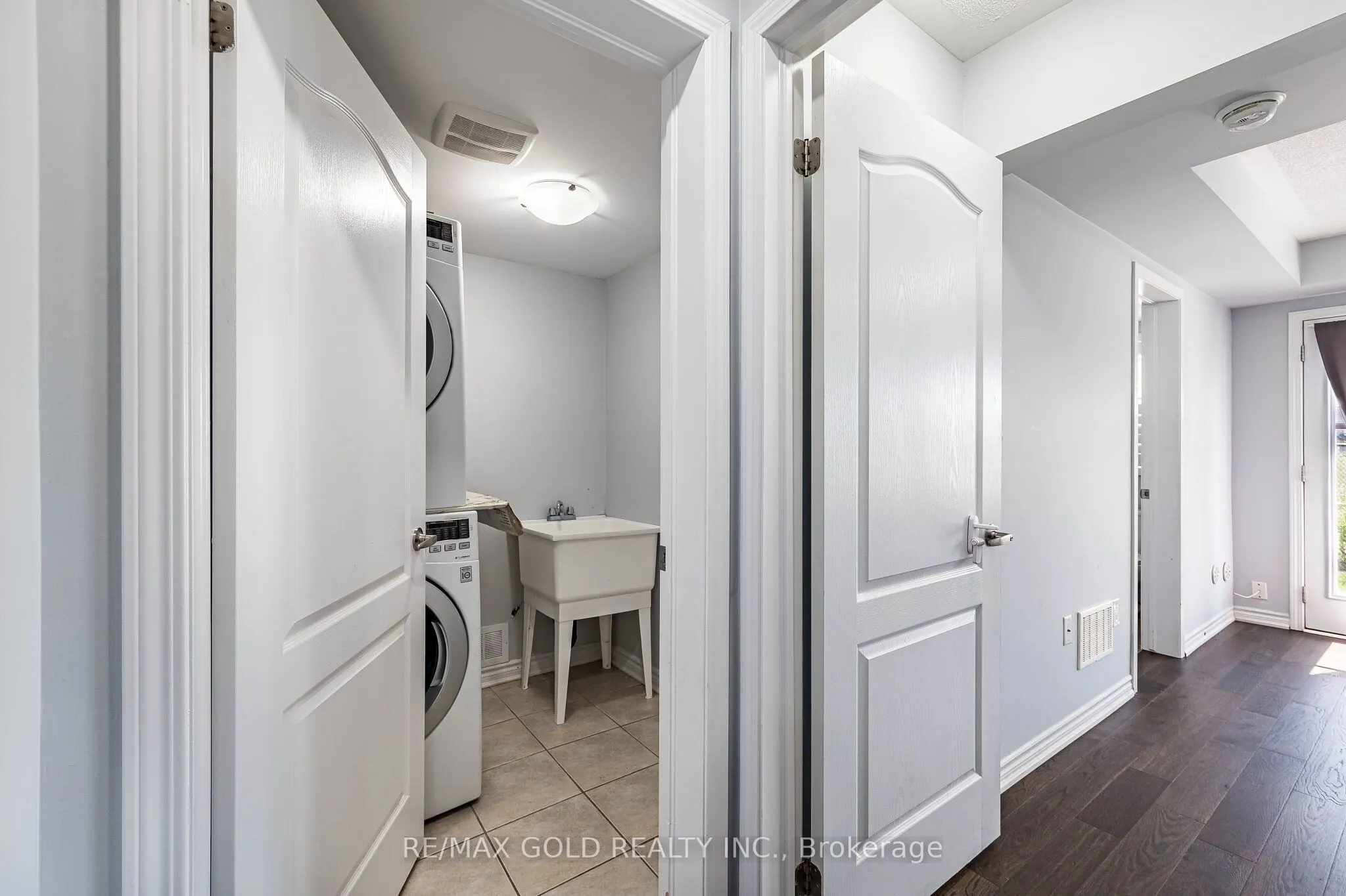 98 Bannister Crescent
