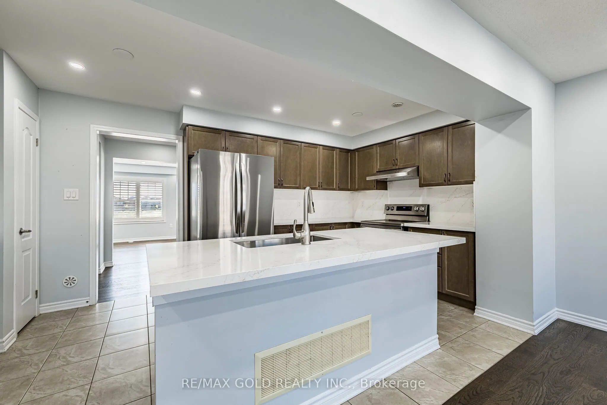 98 Bannister Crescent