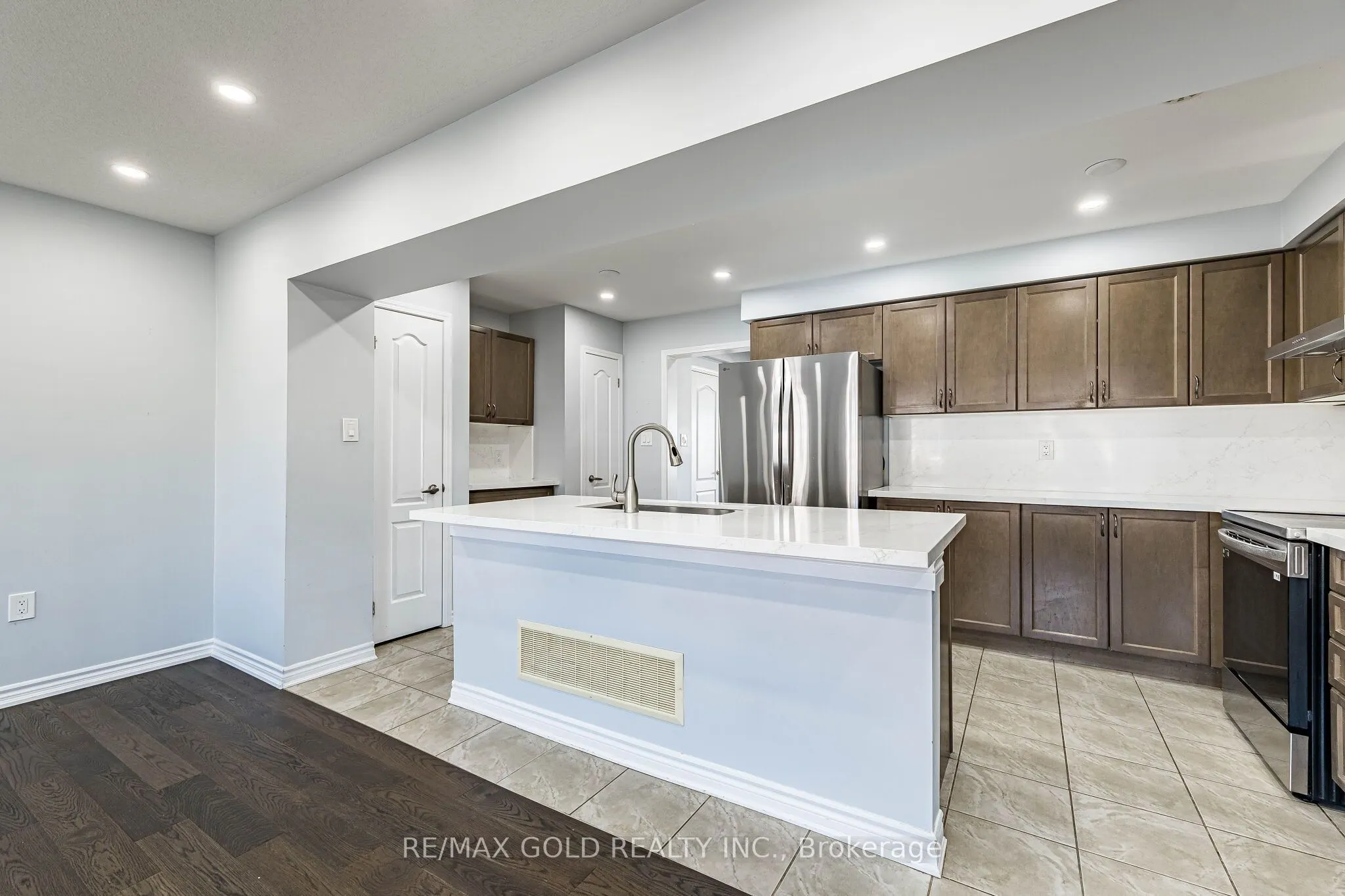 98 Bannister Crescent