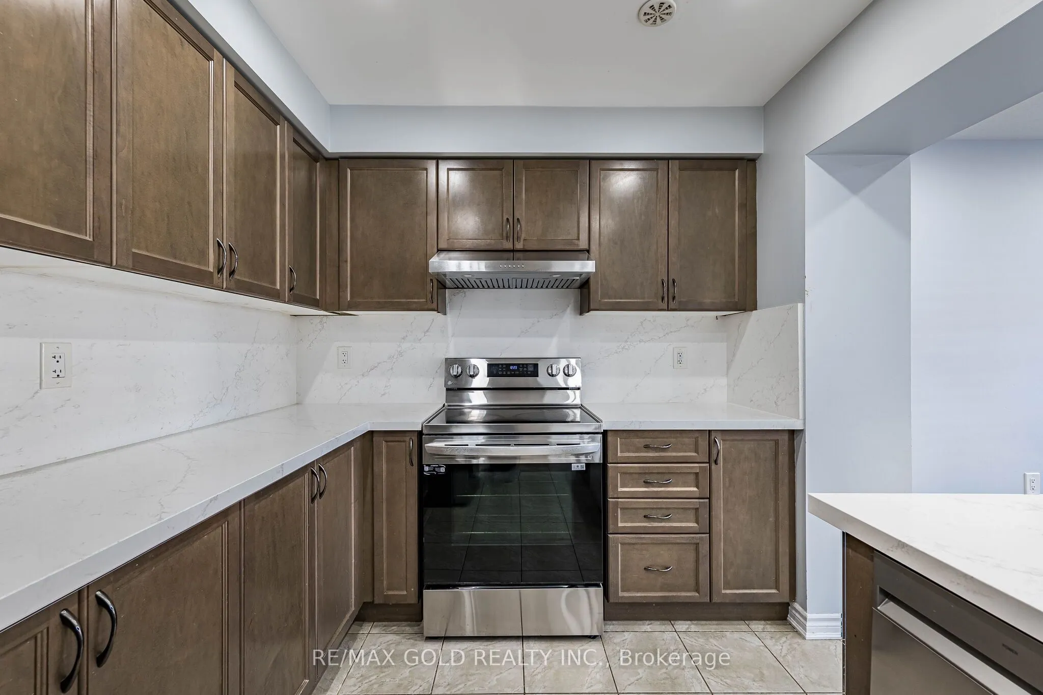 98 Bannister Crescent