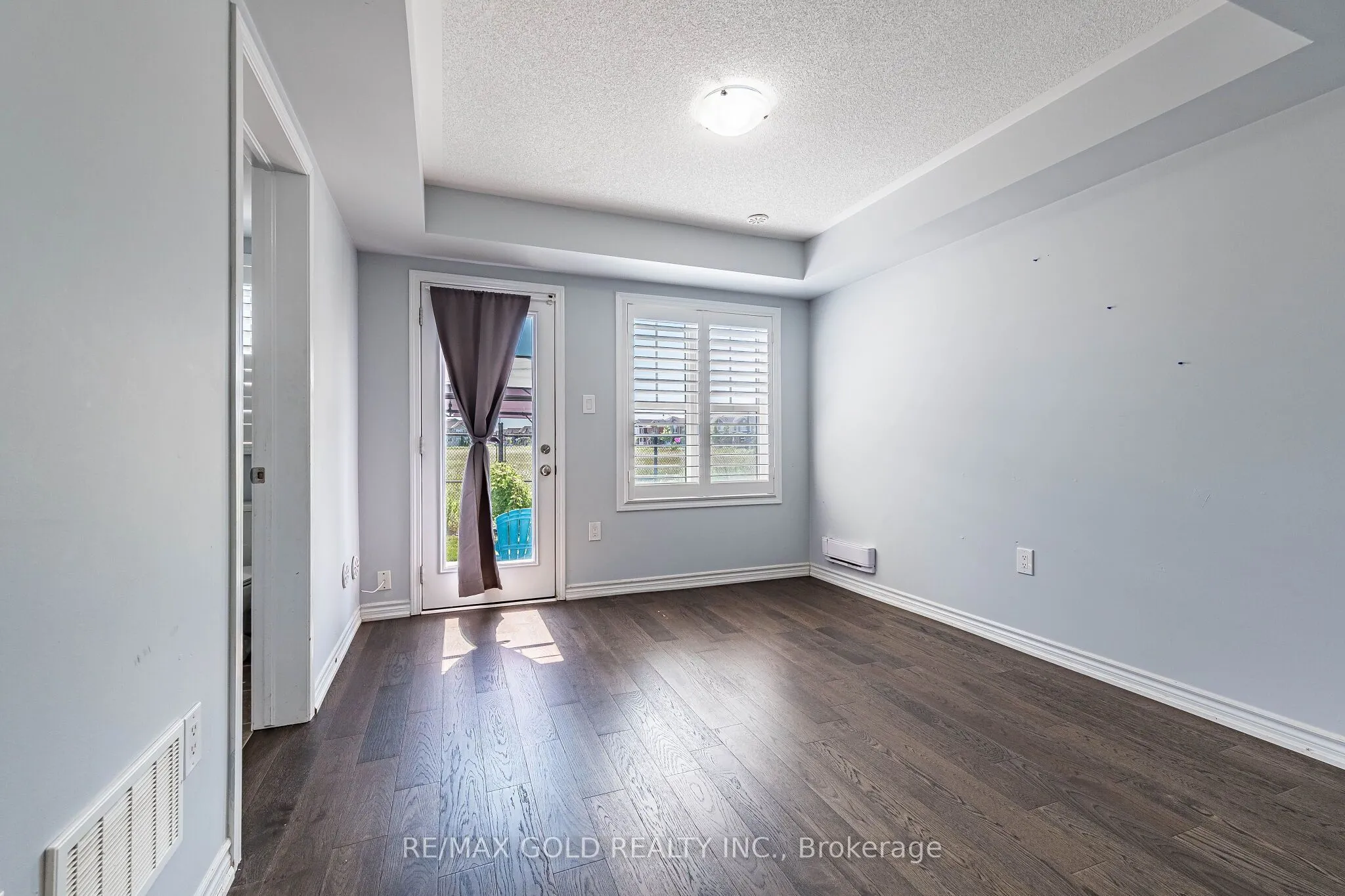 98 Bannister Crescent