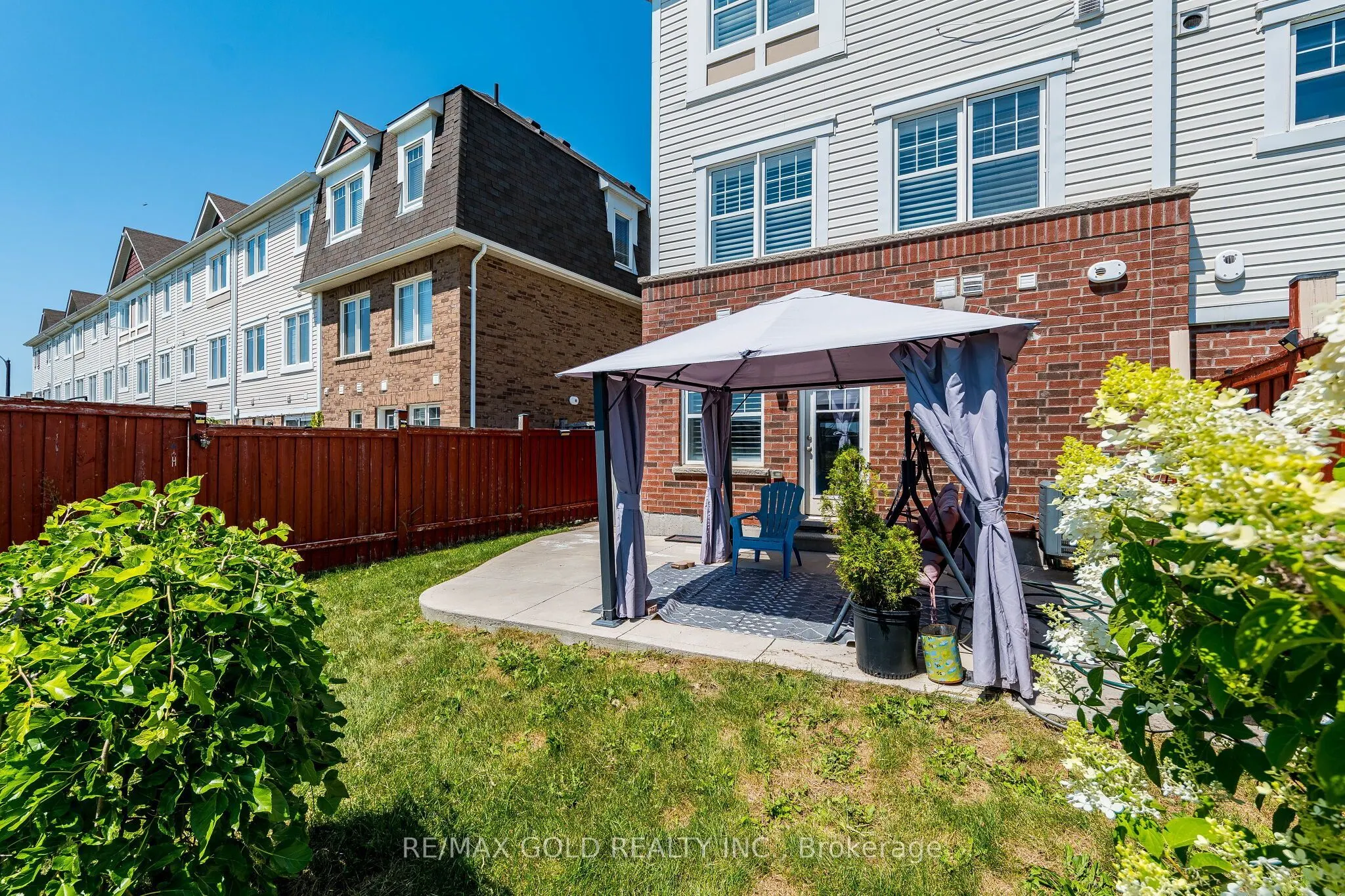 98 Bannister Crescent