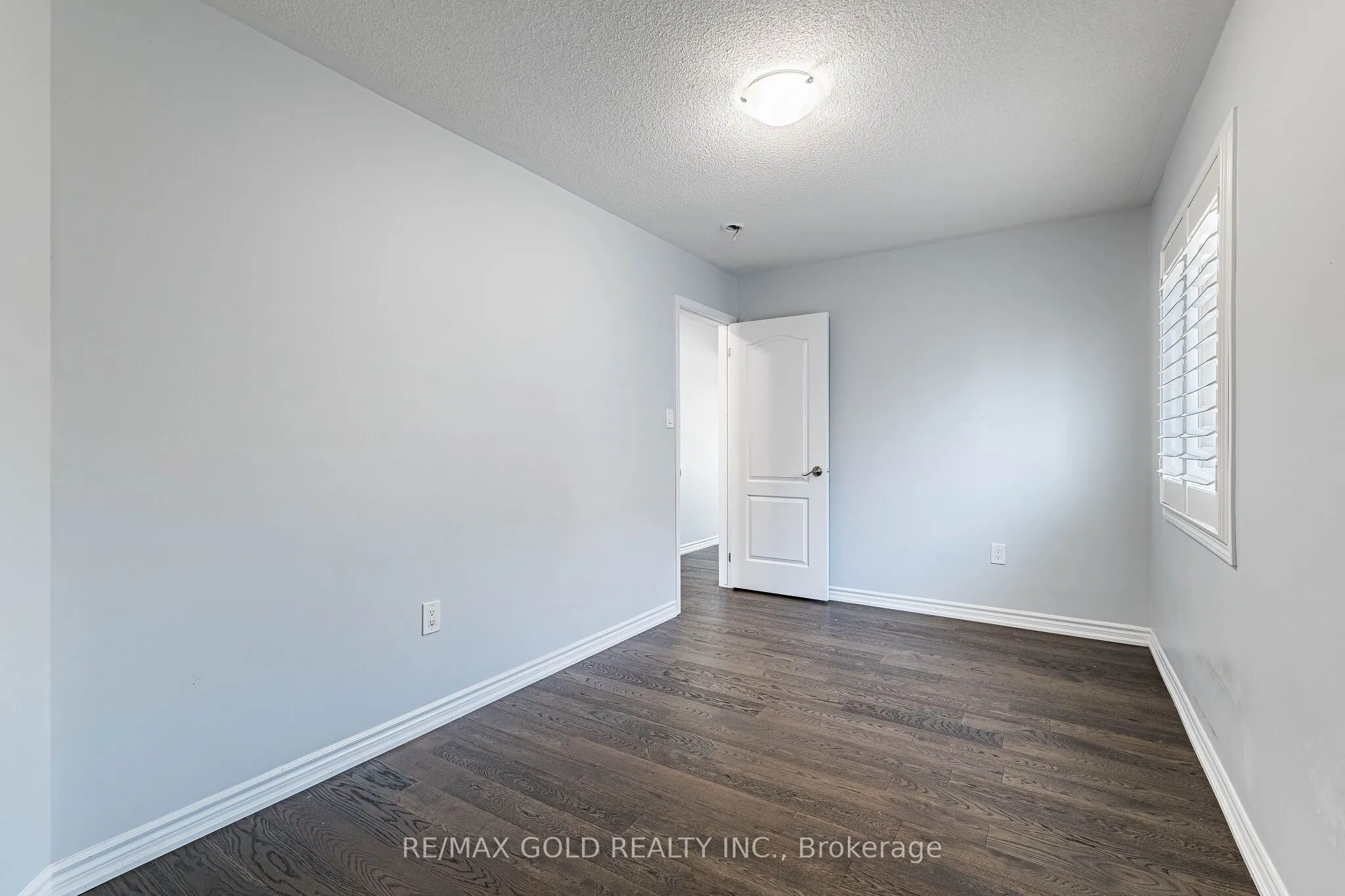 98 Bannister Crescent