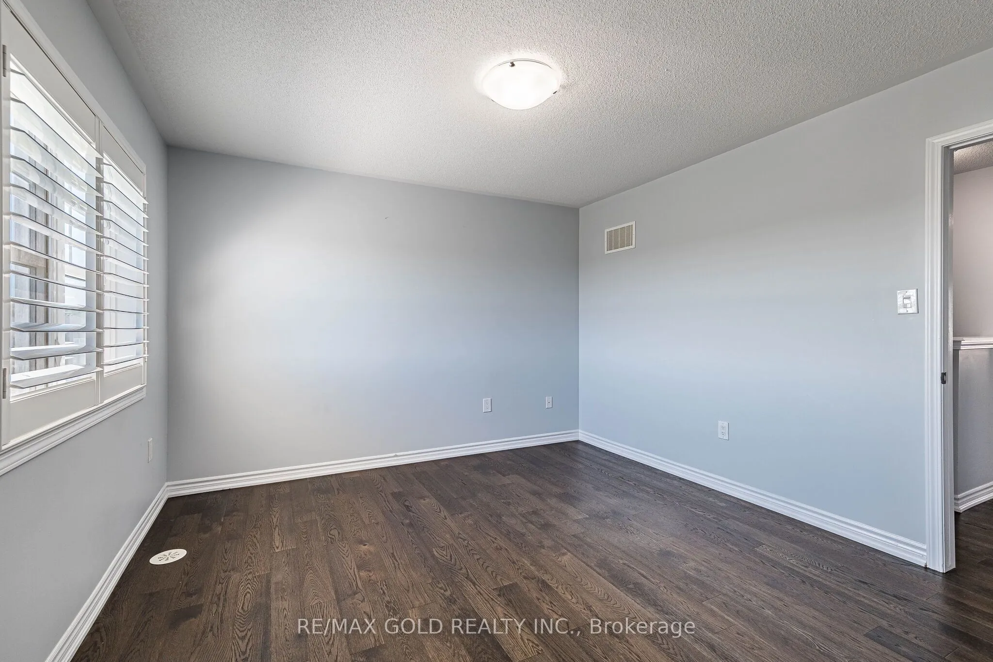 98 Bannister Crescent