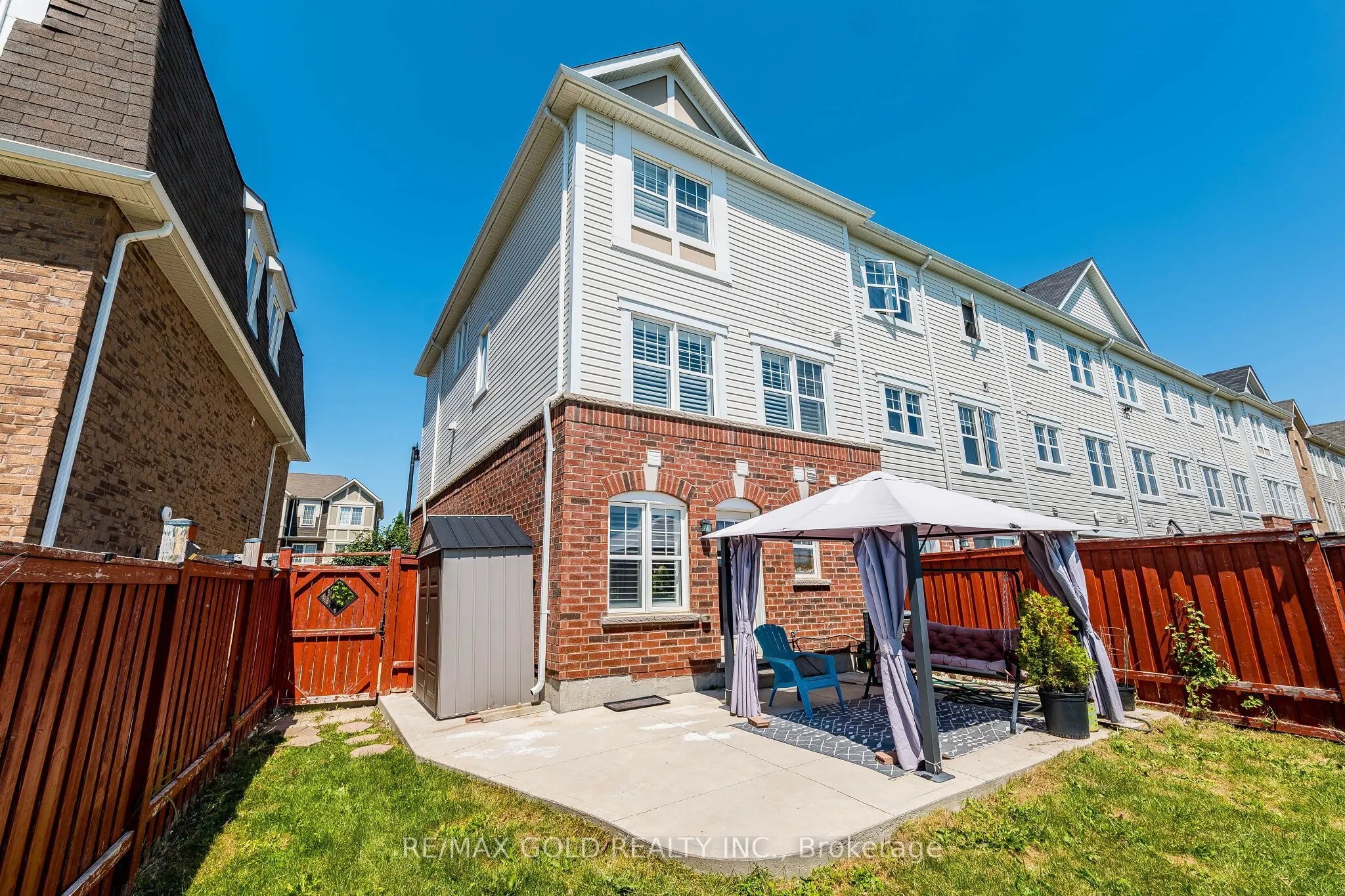 98 Bannister Crescent