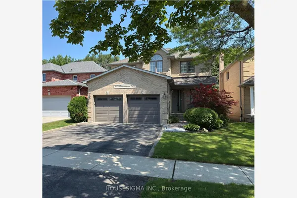 1475 Ravensmoor Crescent