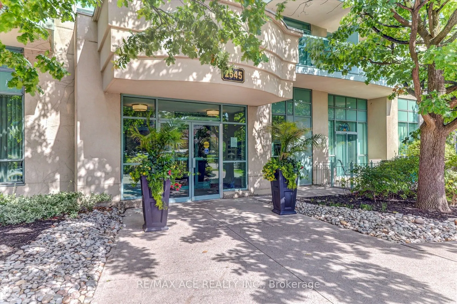 2545 Erin Centre Boulevard #1803