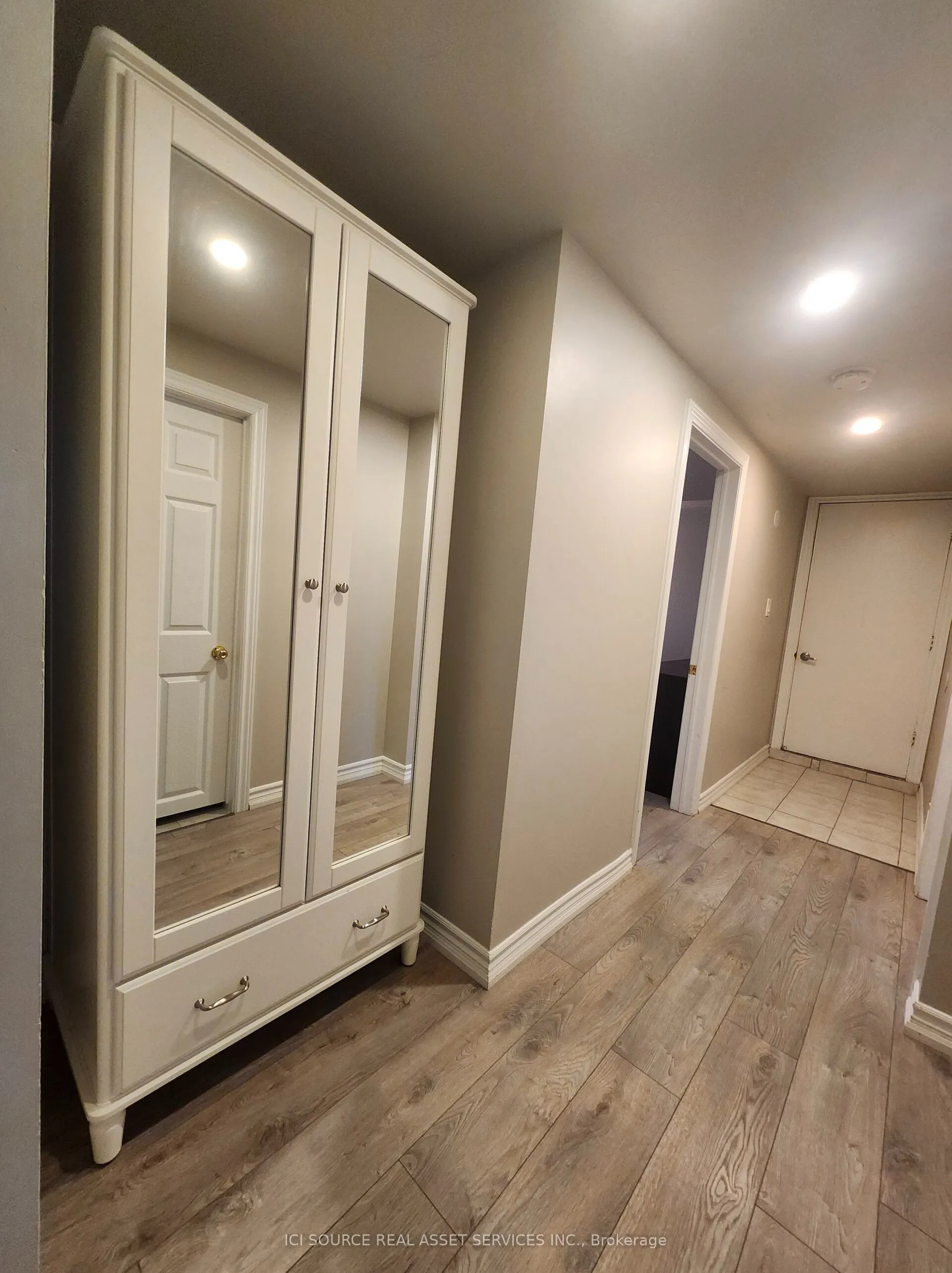 699 Castleguard Crescent