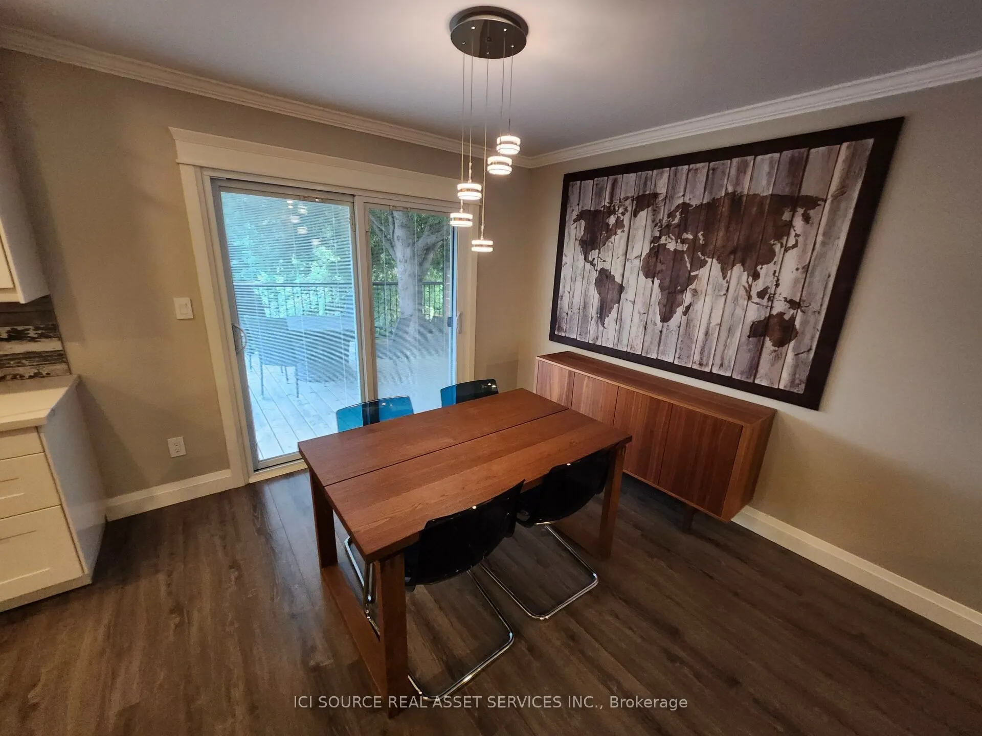 699 Castleguard Crescent