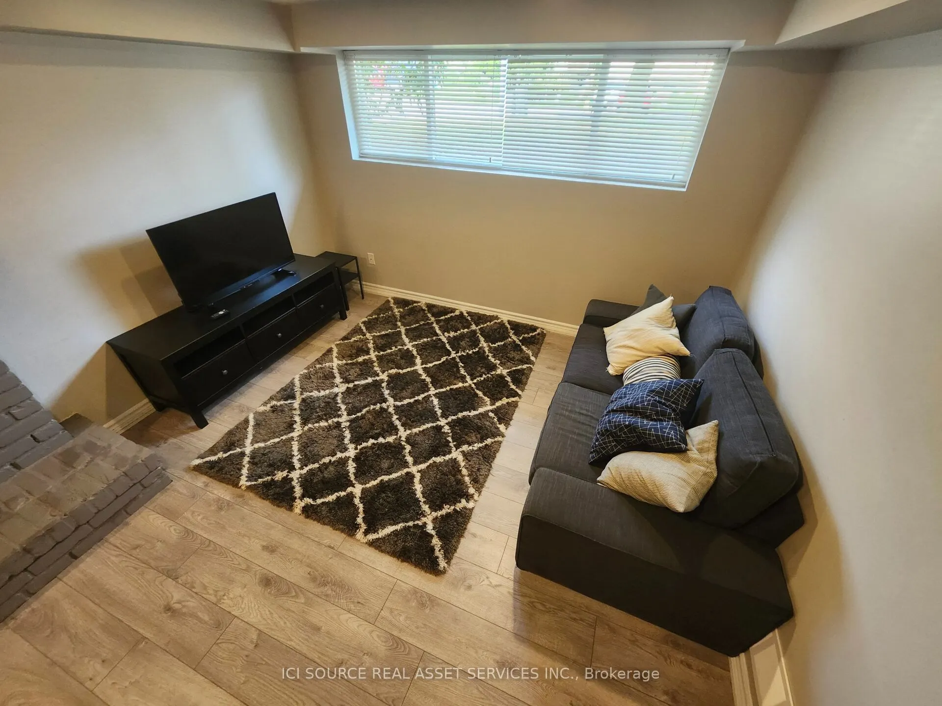 699 Castleguard Crescent