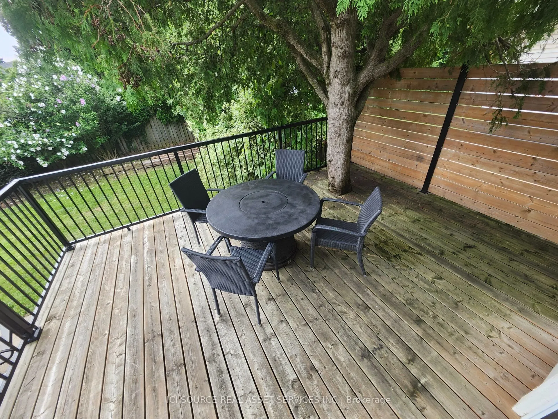699 Castleguard Crescent