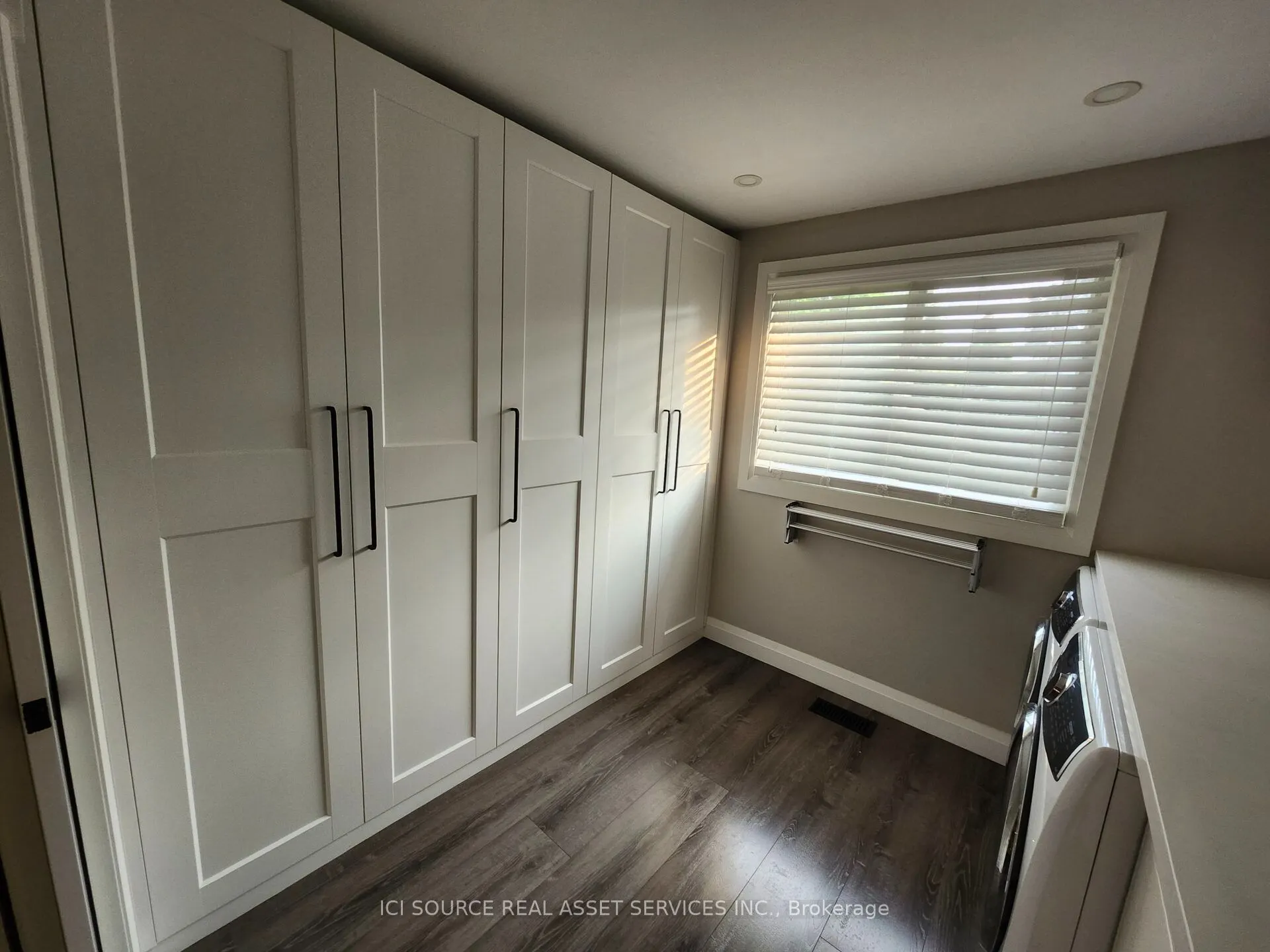 699 Castleguard Crescent