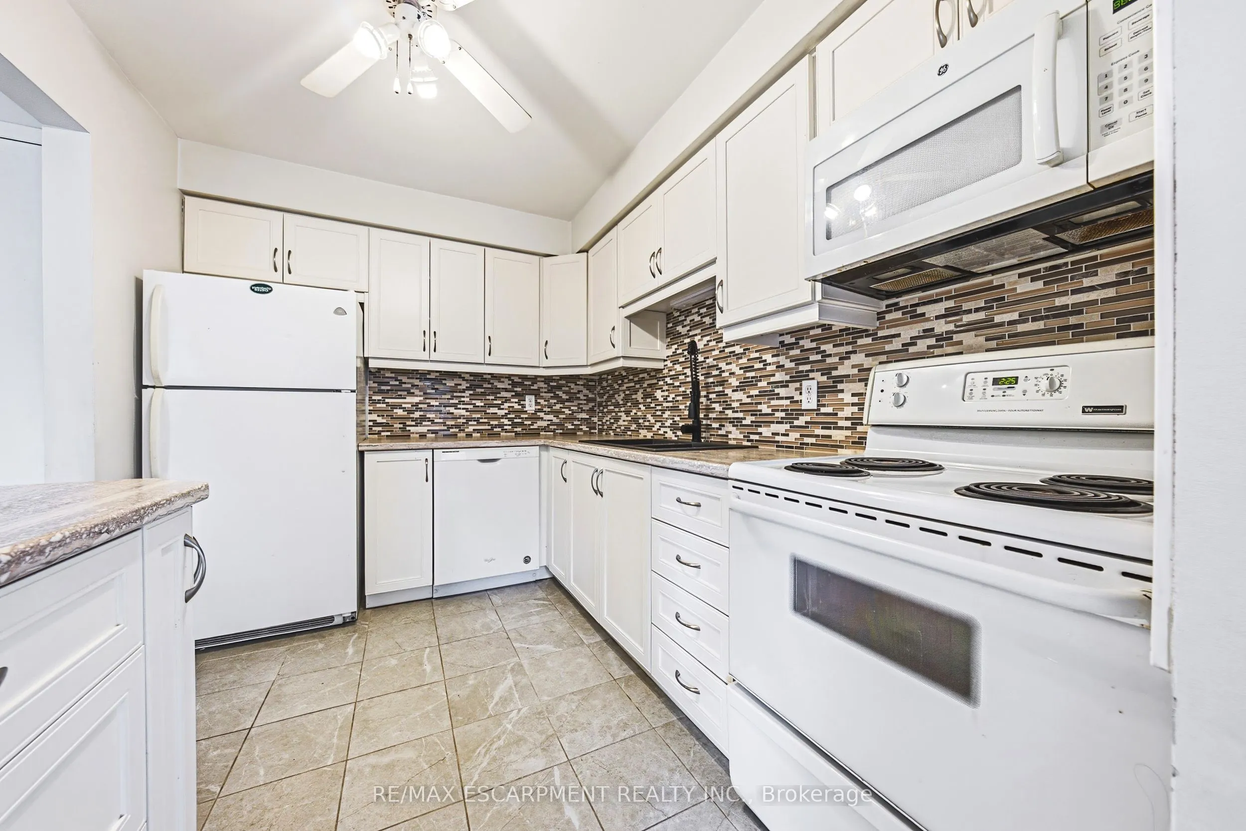 564 Sheraton Road #14