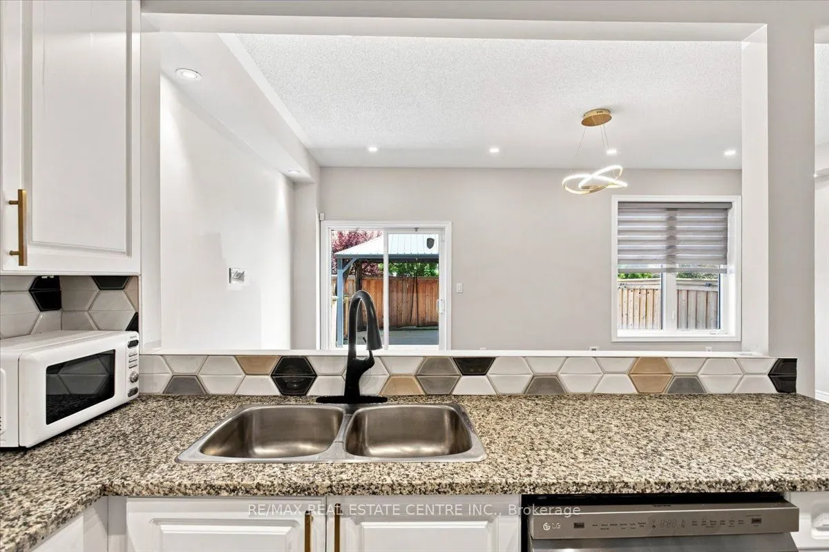 1053 Job Crescent