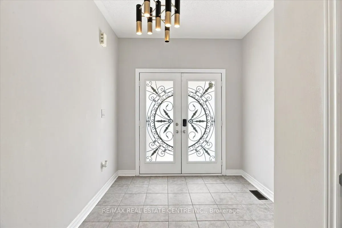 1053 Job Crescent