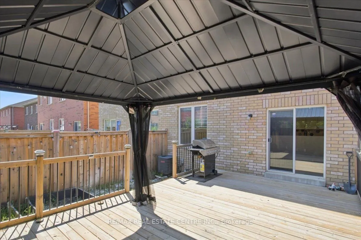 1053 Job Crescent