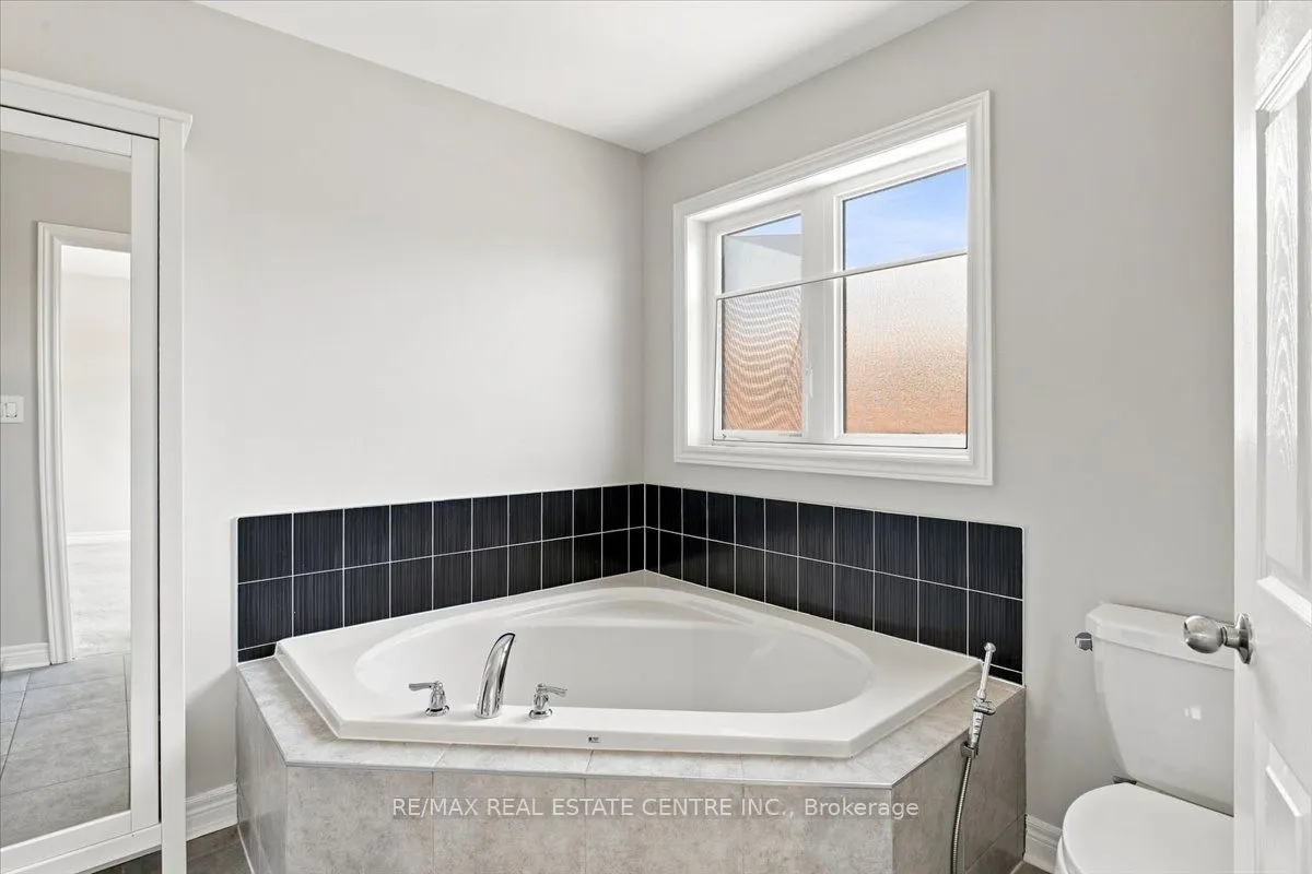 1053 Job Crescent