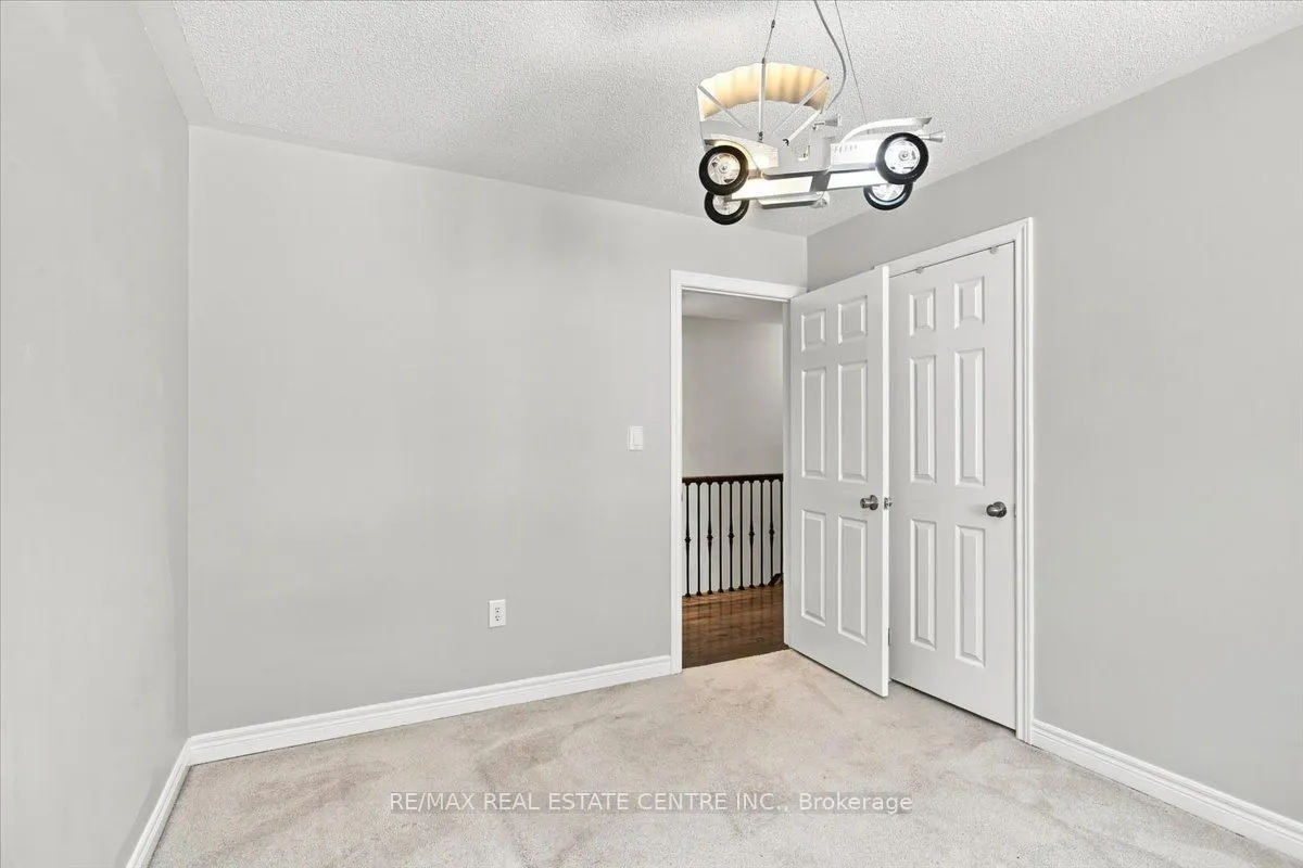 1053 Job Crescent