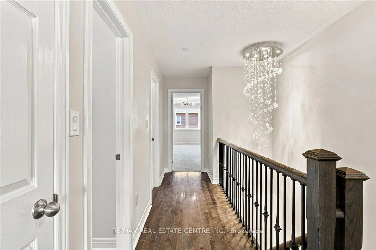 1053 Job Crescent