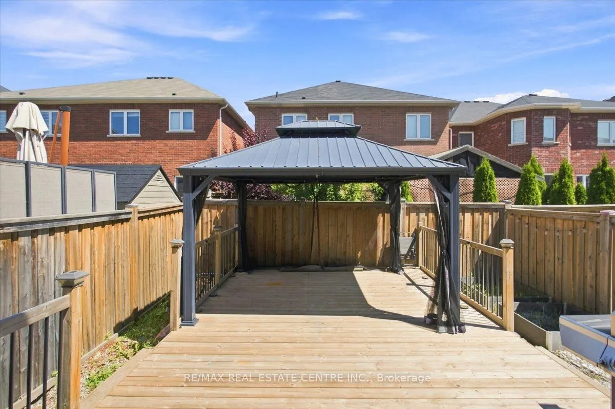 1053 Job Crescent