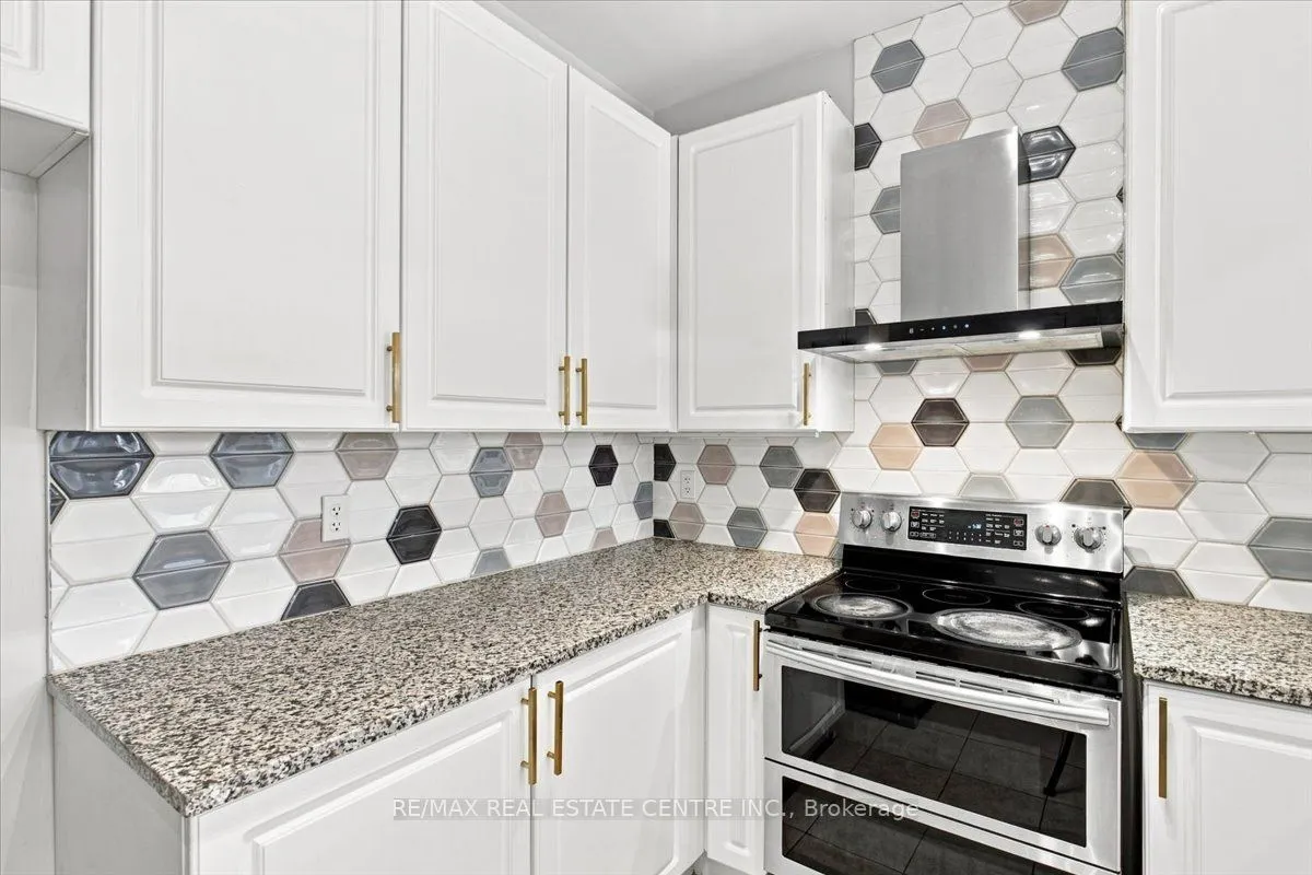 1053 Job Crescent