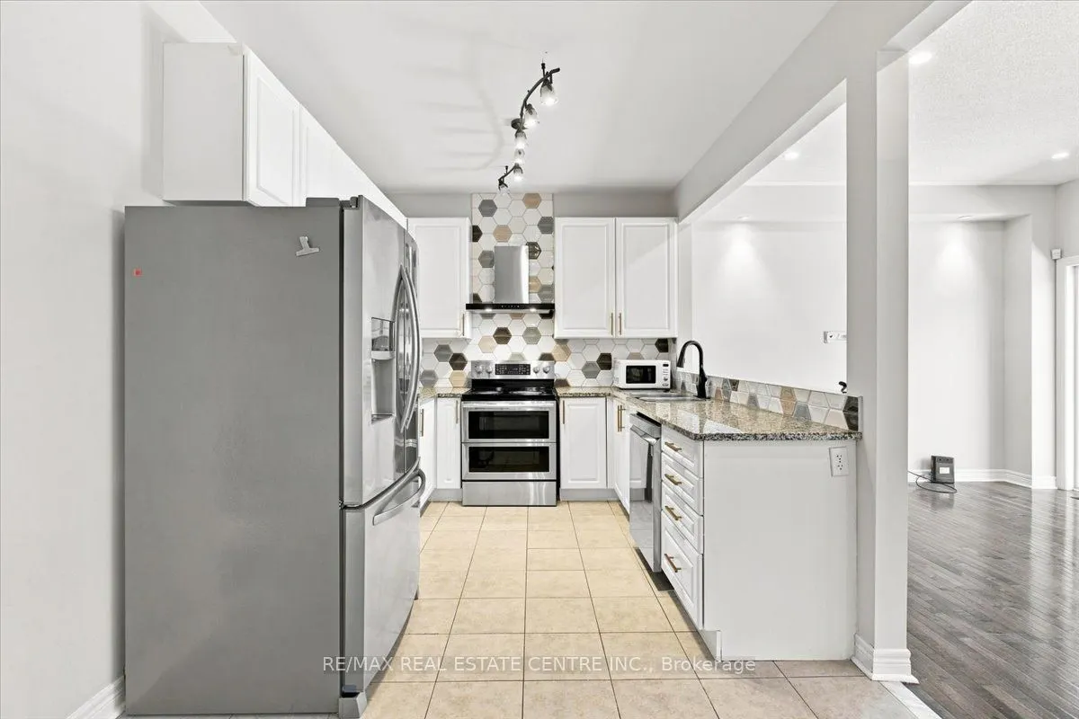 1053 Job Crescent