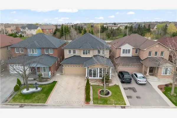 10 Hollowgrove Boulevard