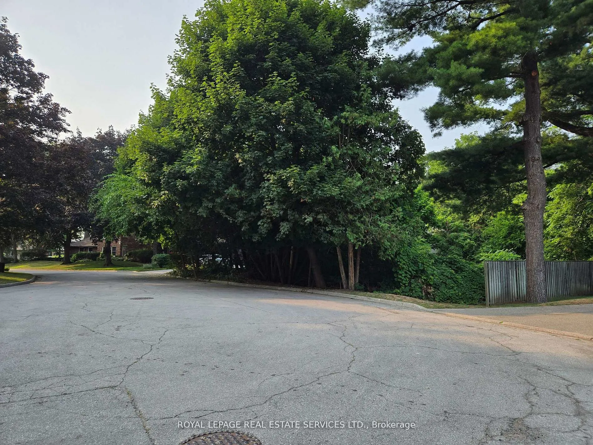 1050 Lorne Park Road