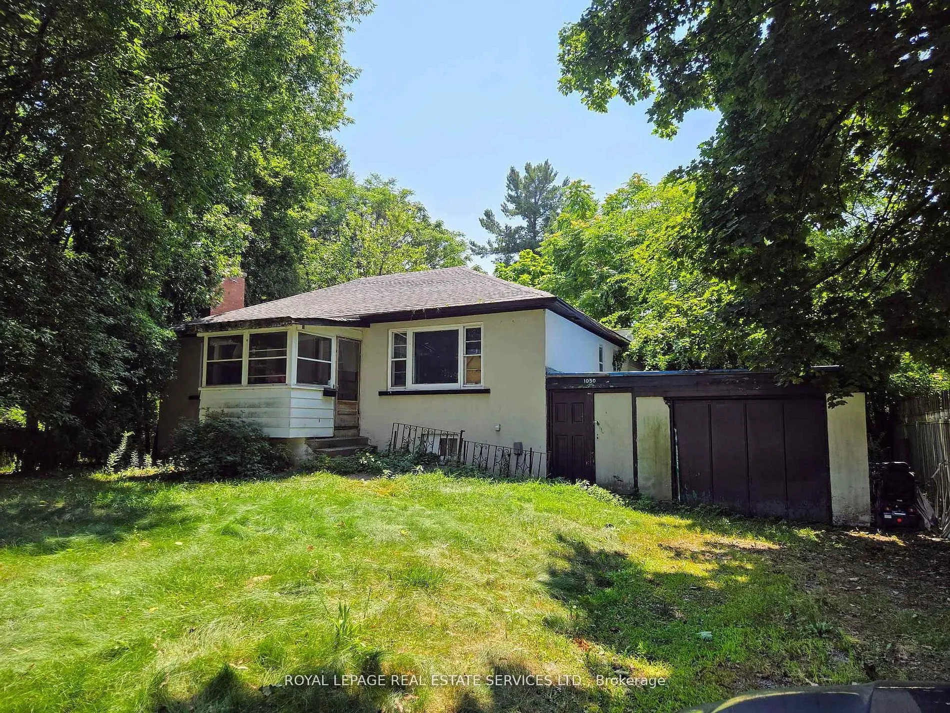 1050 Lorne Park Road