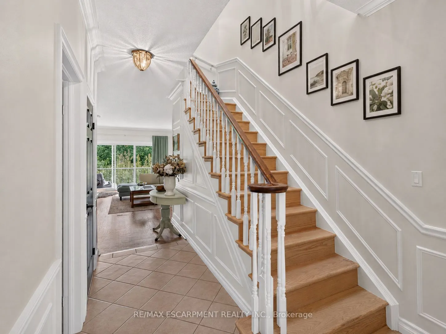 112 Fairwood Place W