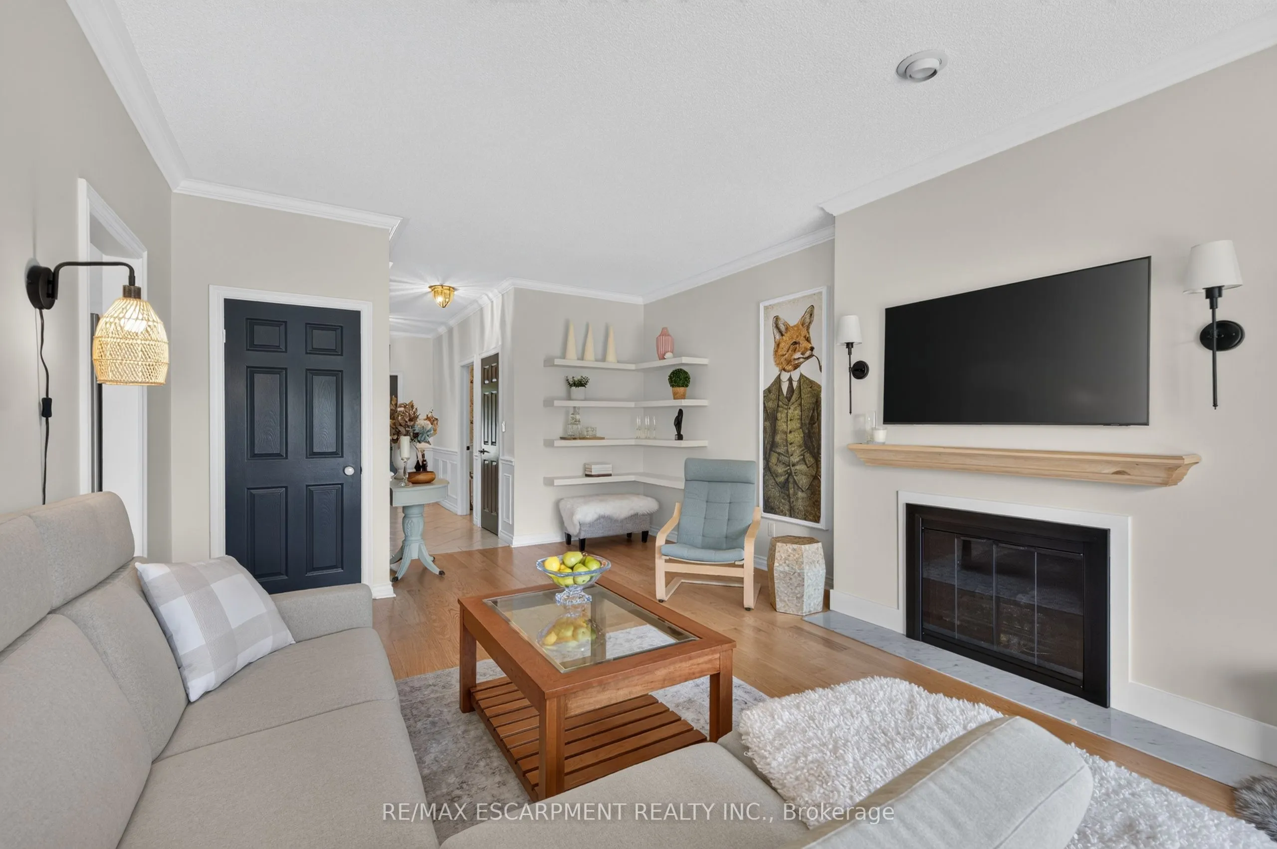 112 Fairwood Place W