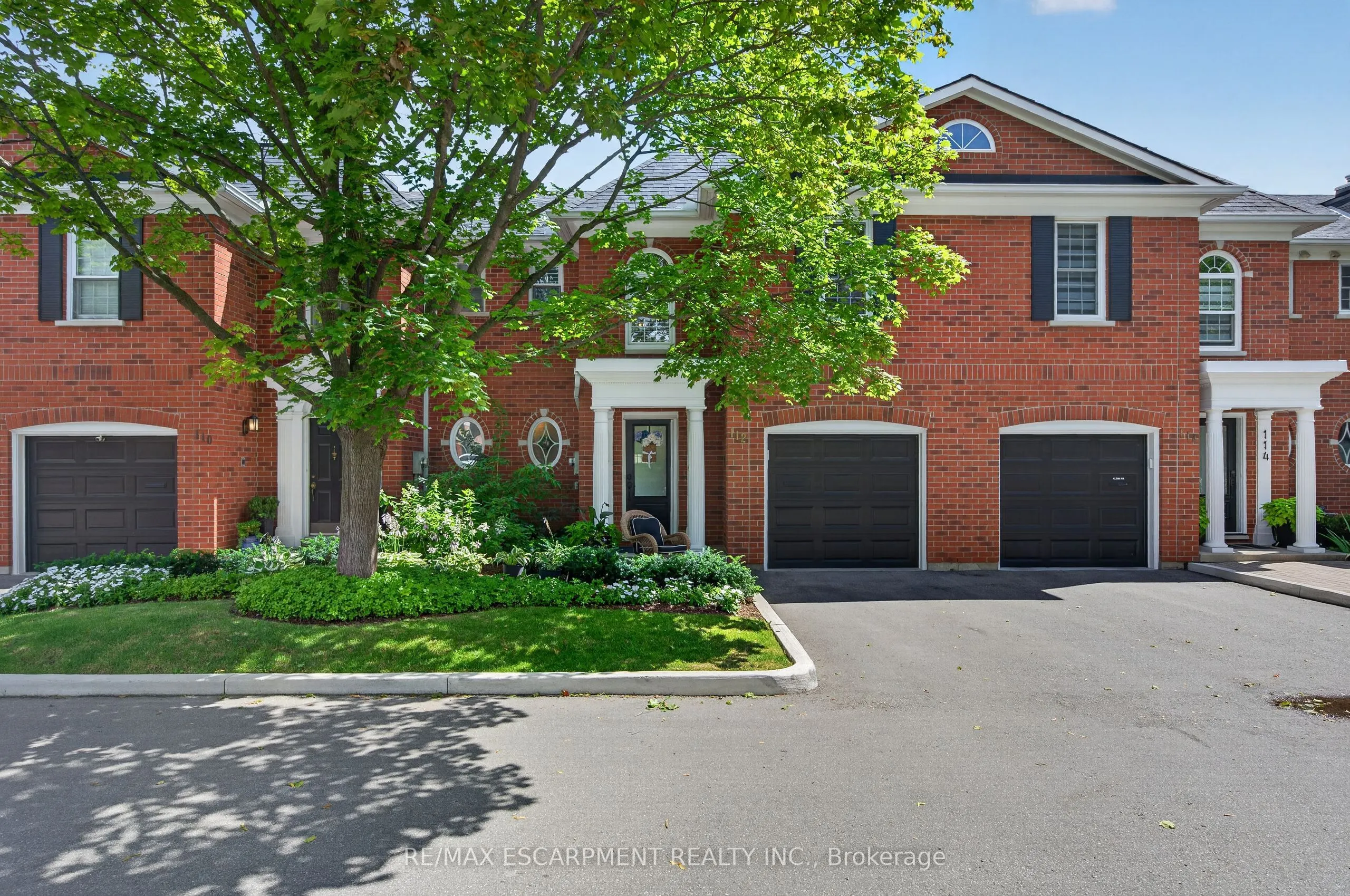 112 Fairwood Place W