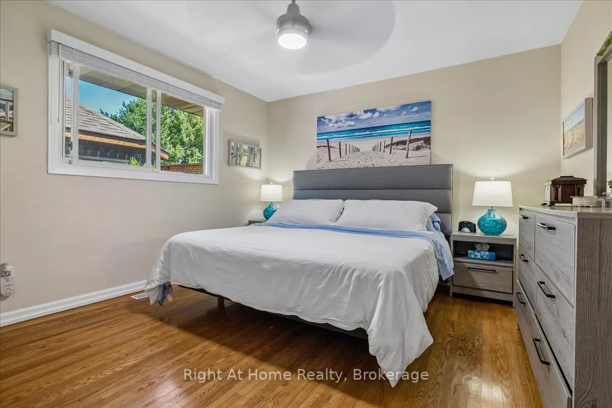 275 Kent Crescent