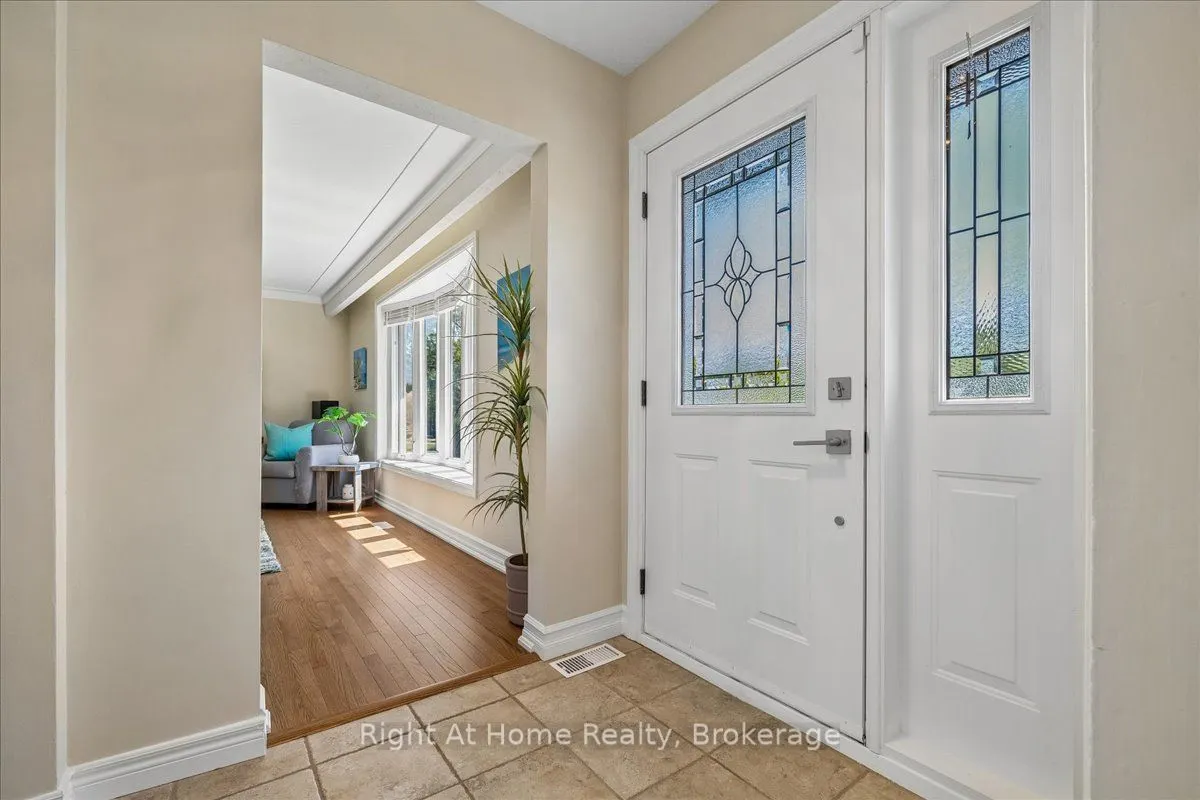 275 Kent Crescent