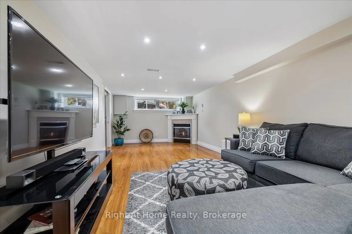 275 Kent Crescent