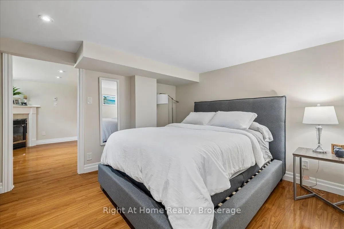275 Kent Crescent