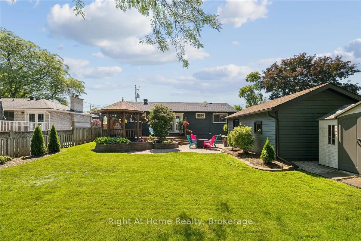 275 Kent Crescent