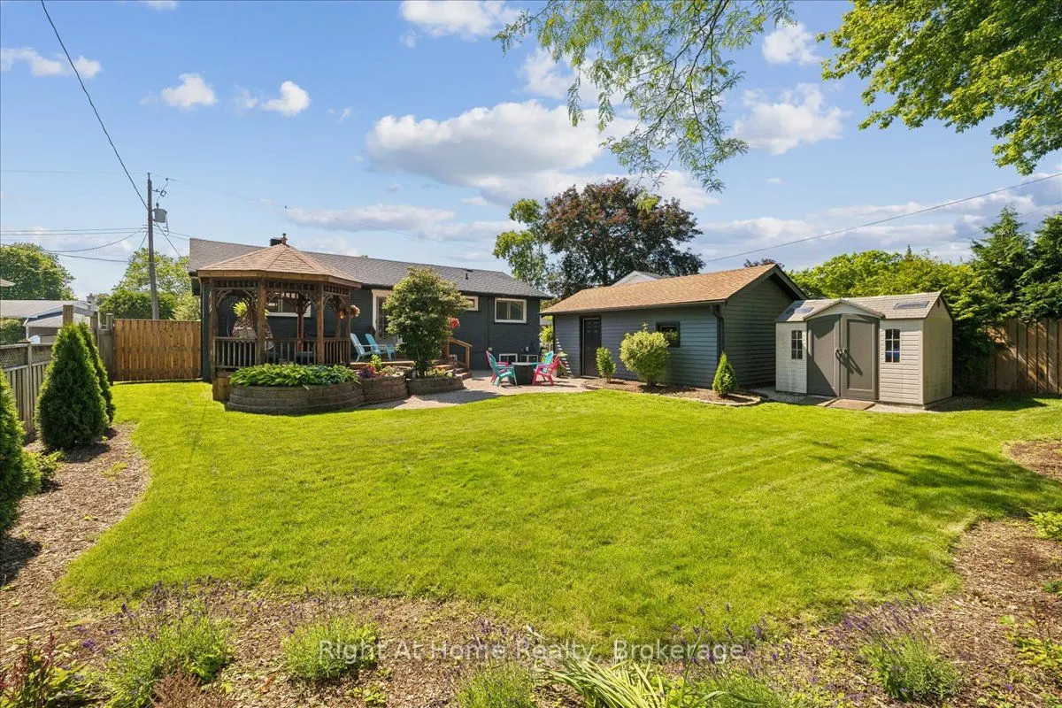 275 Kent Crescent
