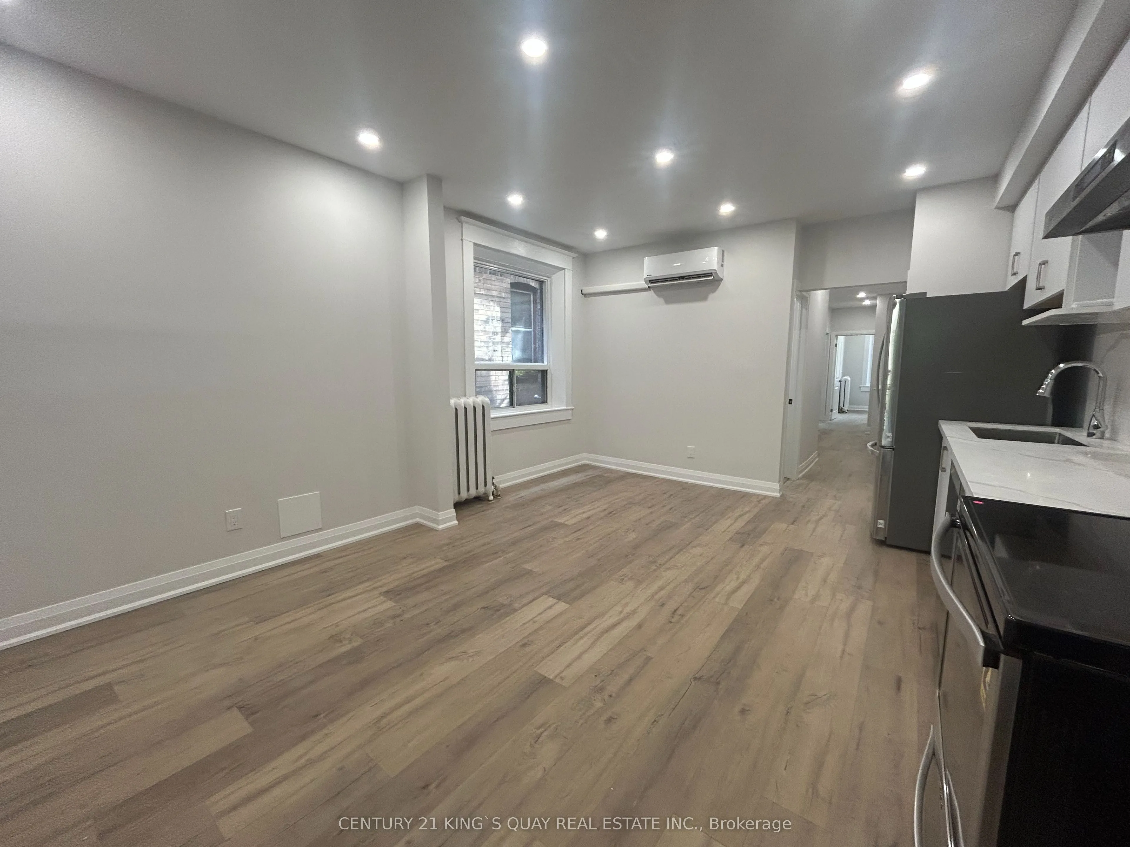 223 Roncesvelles Avenue #1