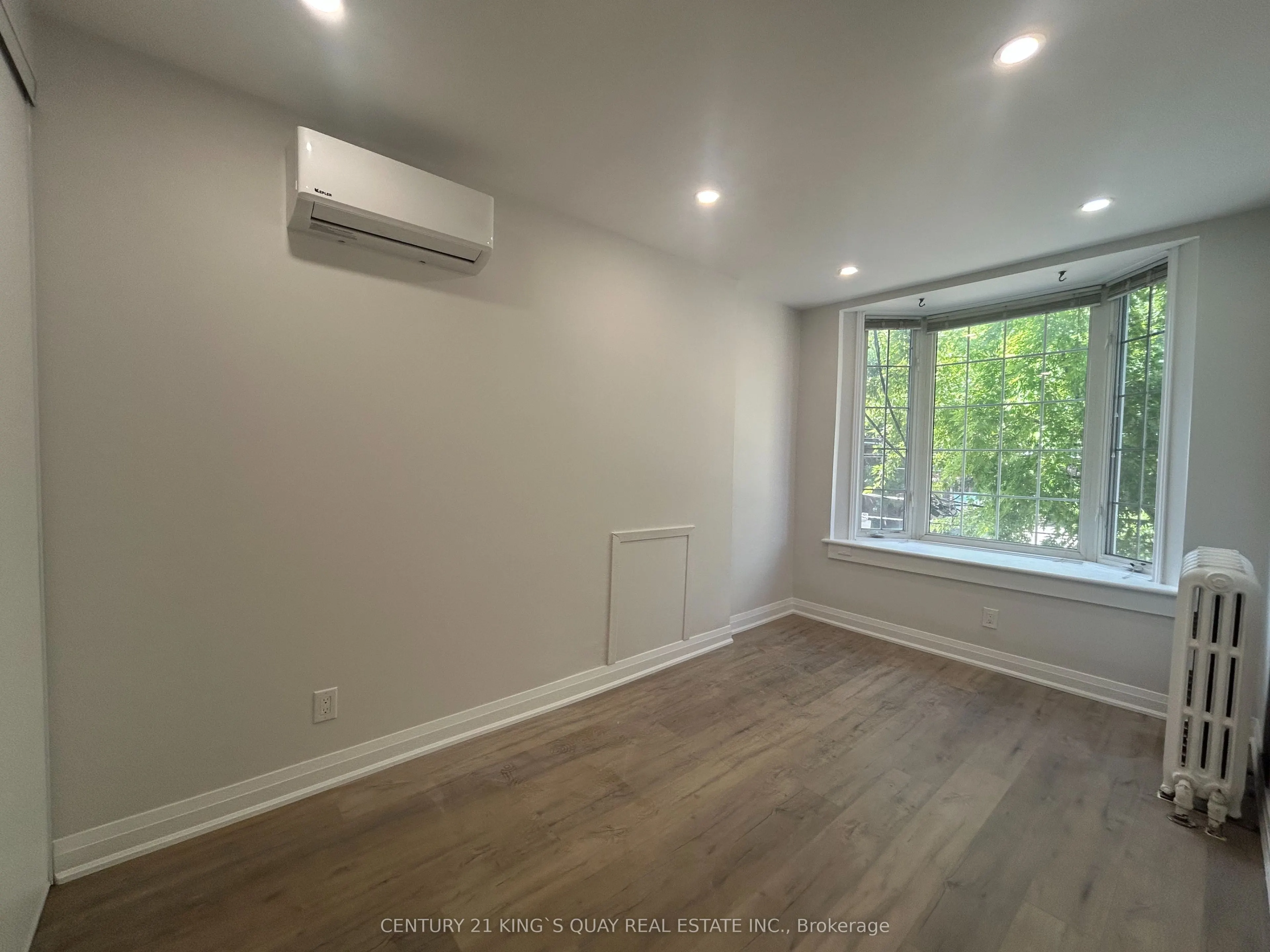 223 Roncesvelles Avenue #1