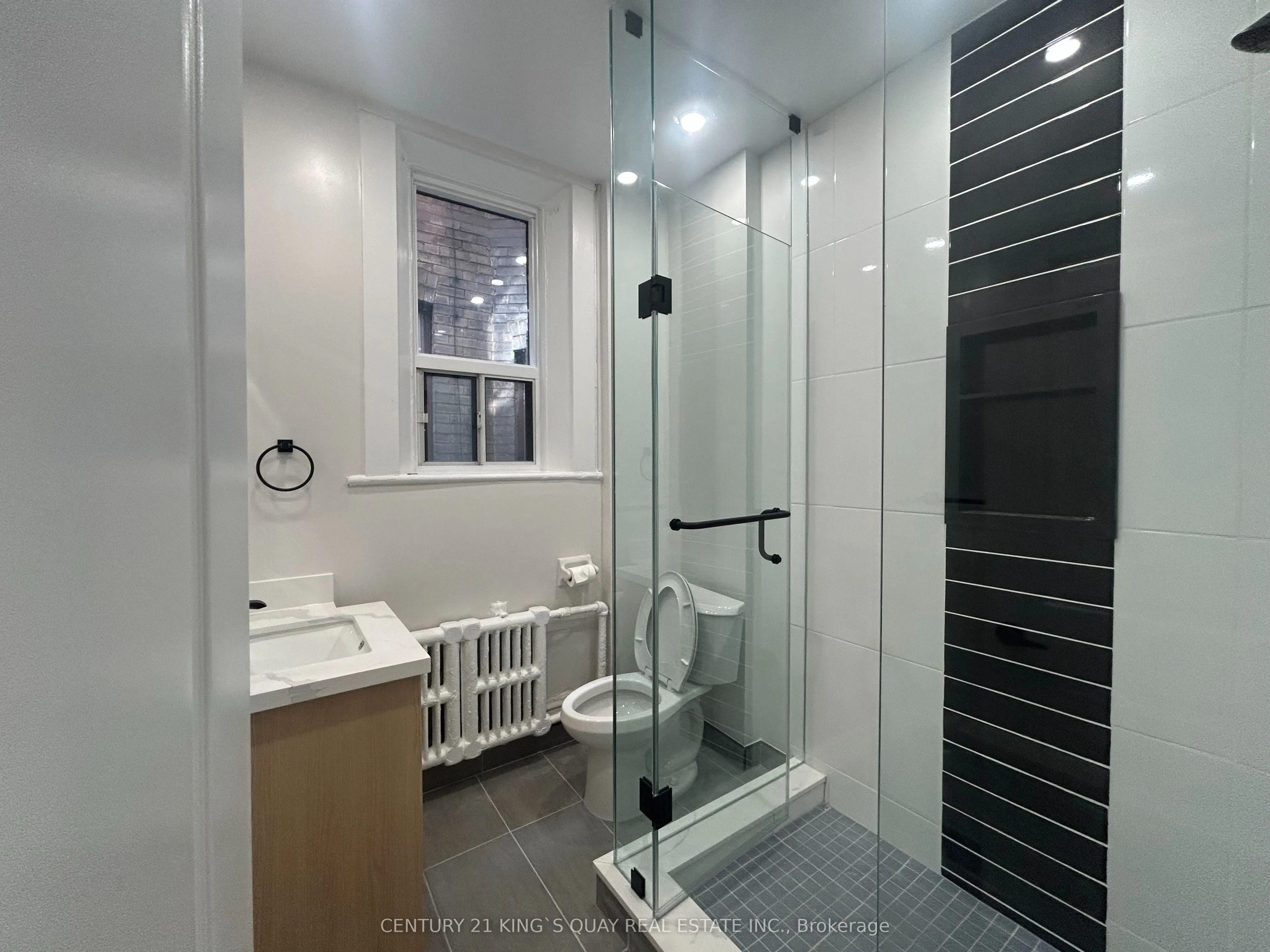 223 Roncesvelles Avenue #1