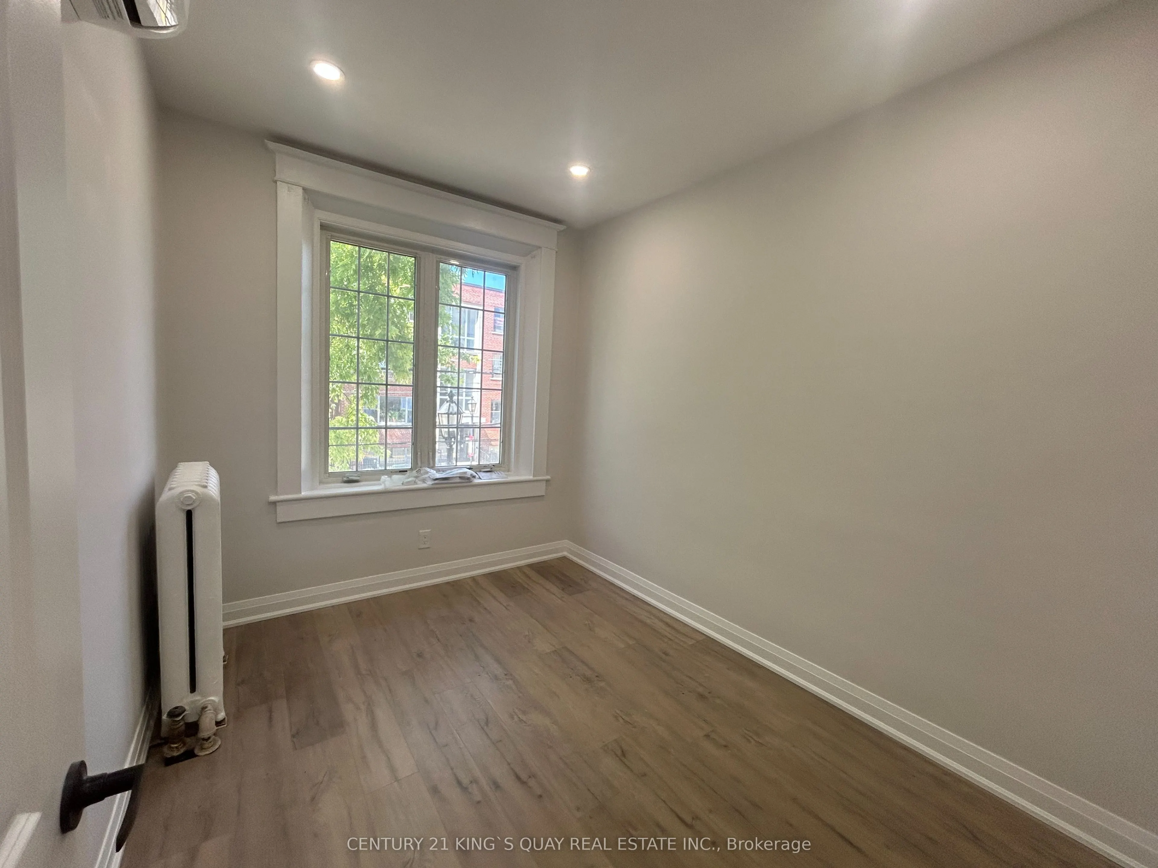 223 Roncesvelles Avenue #1
